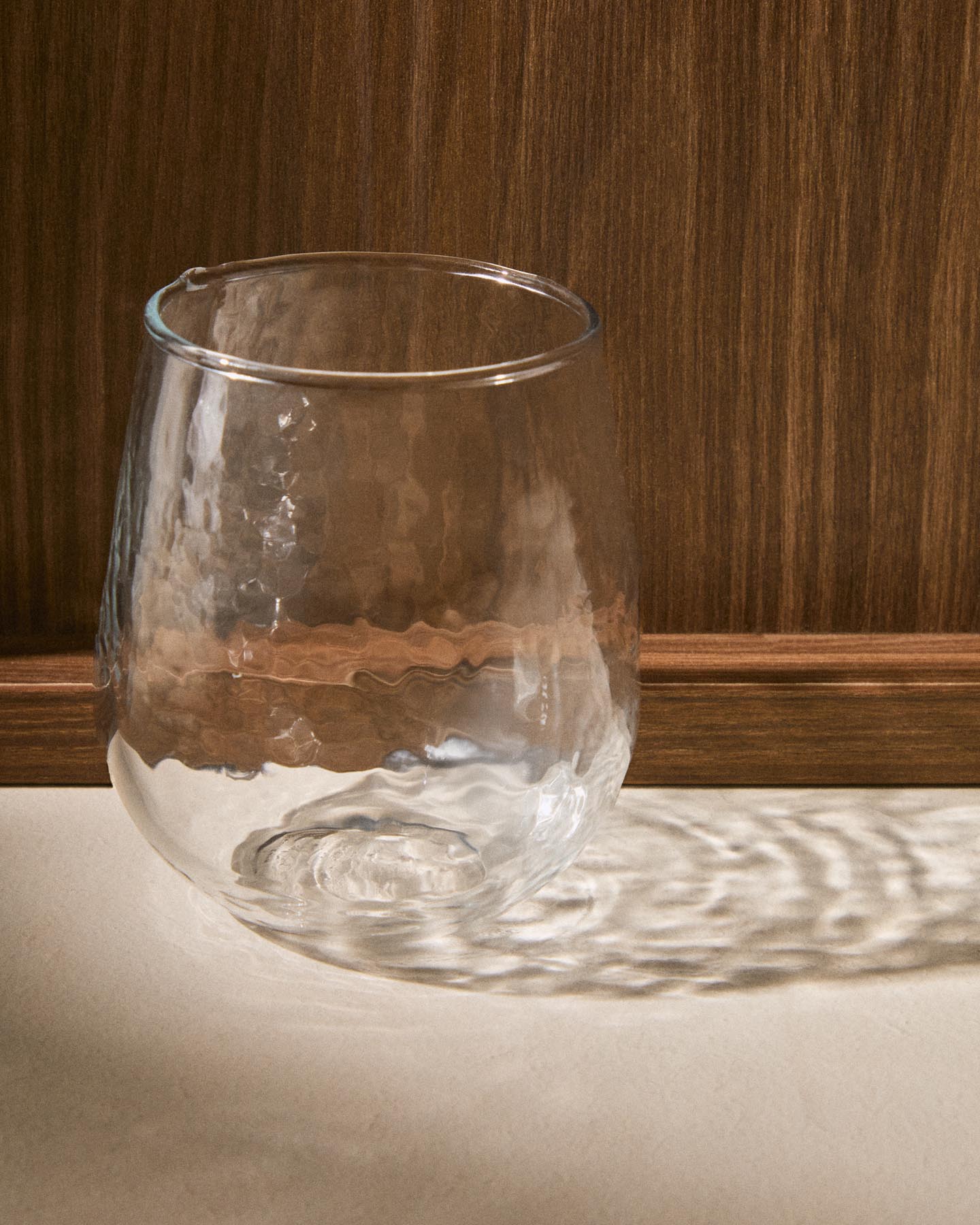 Glas Sileia aus transparentem Recyclingglas in Transparent präsentiert im Onlineshop von KAQTU Design AG. Glas ist von Kave Home