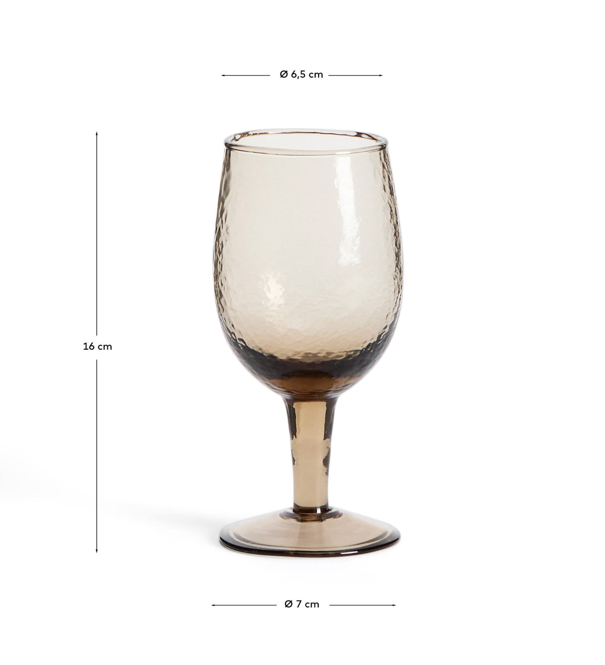 Weinglas Sileia aus braunem Recyclingglas in Braun präsentiert im Onlineshop von KAQTU Design AG. Wein- & Sektglas ist von Kave Home