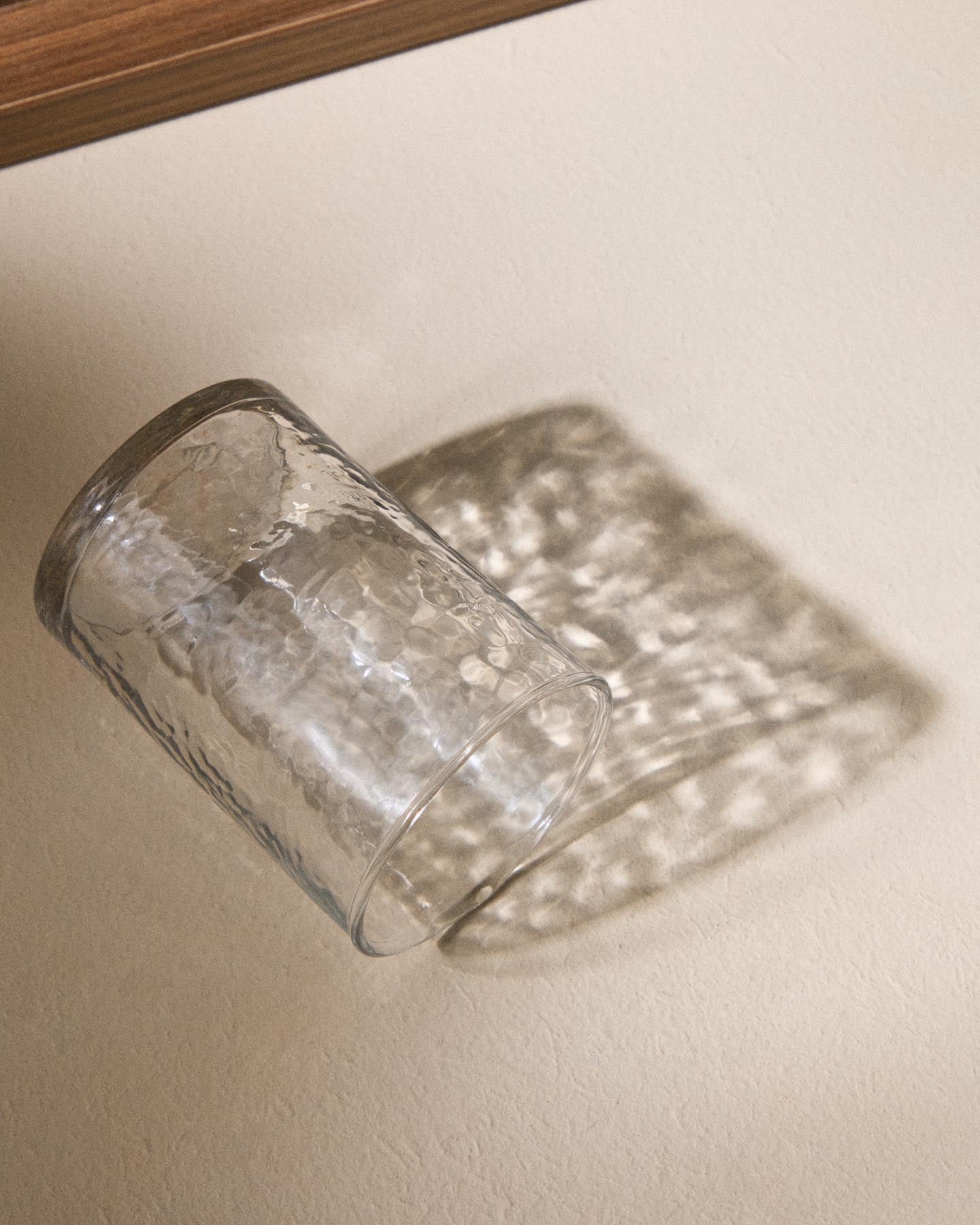 Glas Obila aus transparentem Recyclingglas in Transparent präsentiert im Onlineshop von KAQTU Design AG. Glas ist von Kave Home
