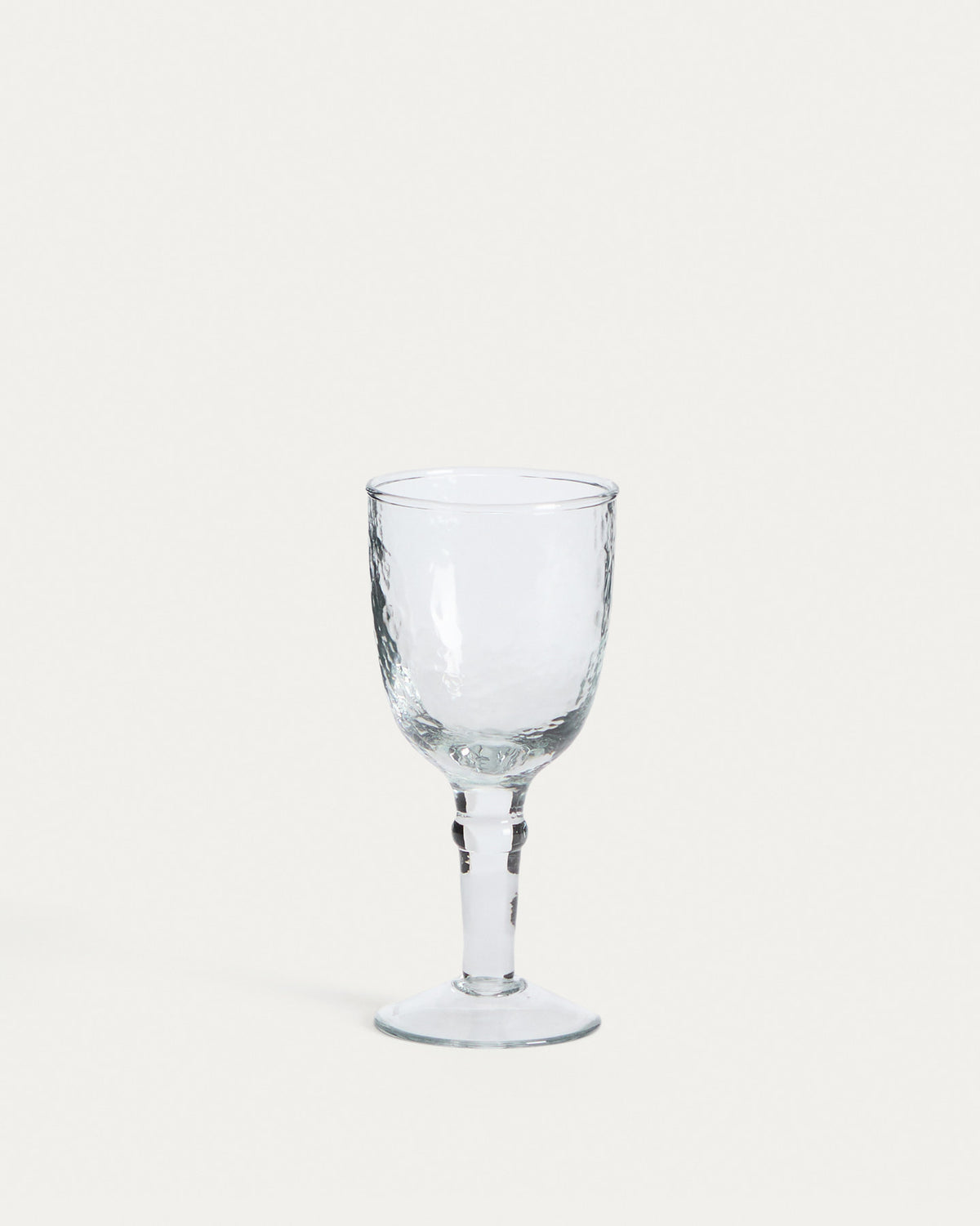 Weinglas Vinea aus transparentem Recyclingglas in Transparent präsentiert im Onlineshop von KAQTU Design AG. Universal Weingläser ist von Kave Home