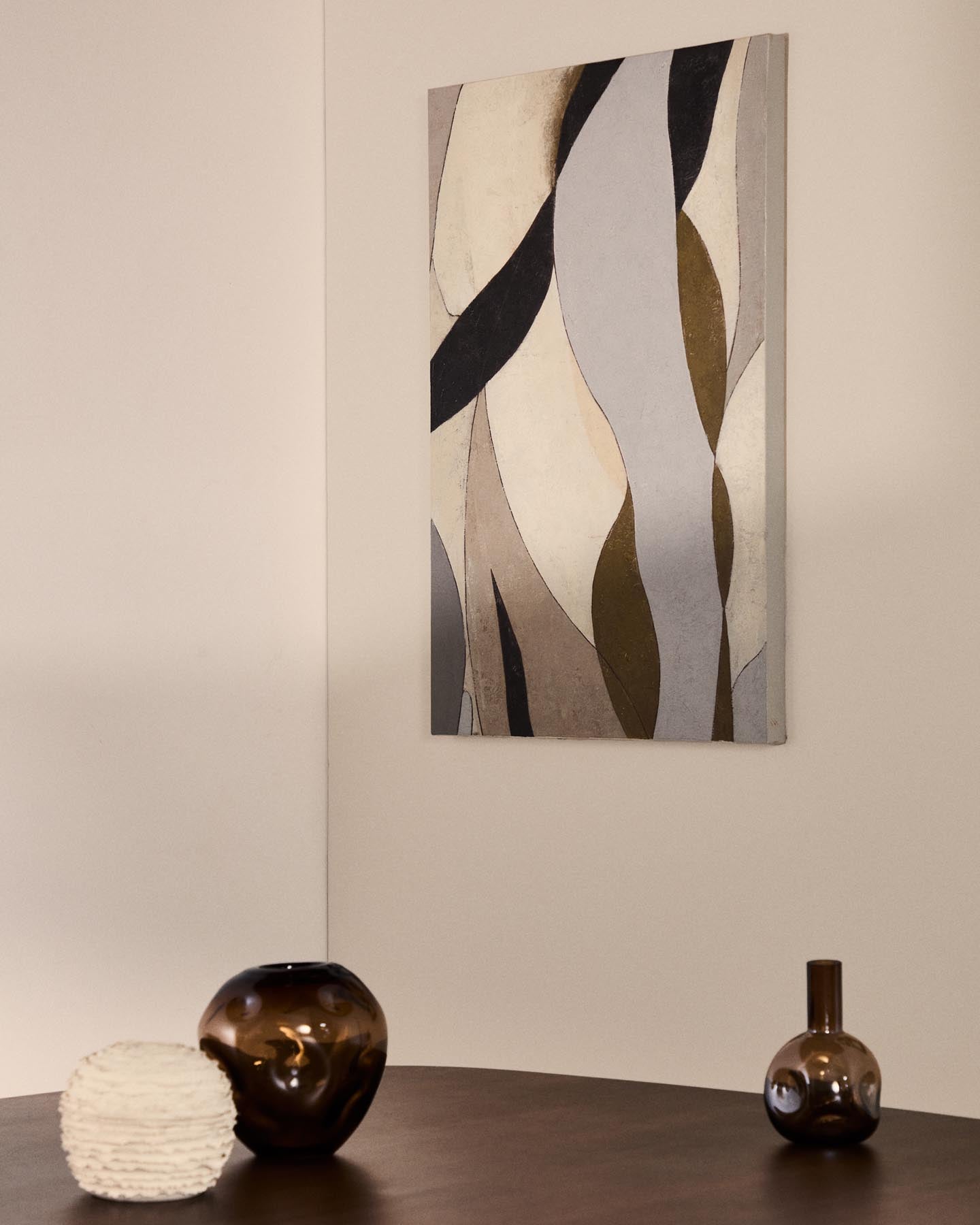 Abstrakte Leinwand Marvilo, Grau und Senfgelb, 60 x 90 cm in Mehrfarbig präsentiert im Onlineshop von KAQTU Design AG. Bild ist von Kave Home