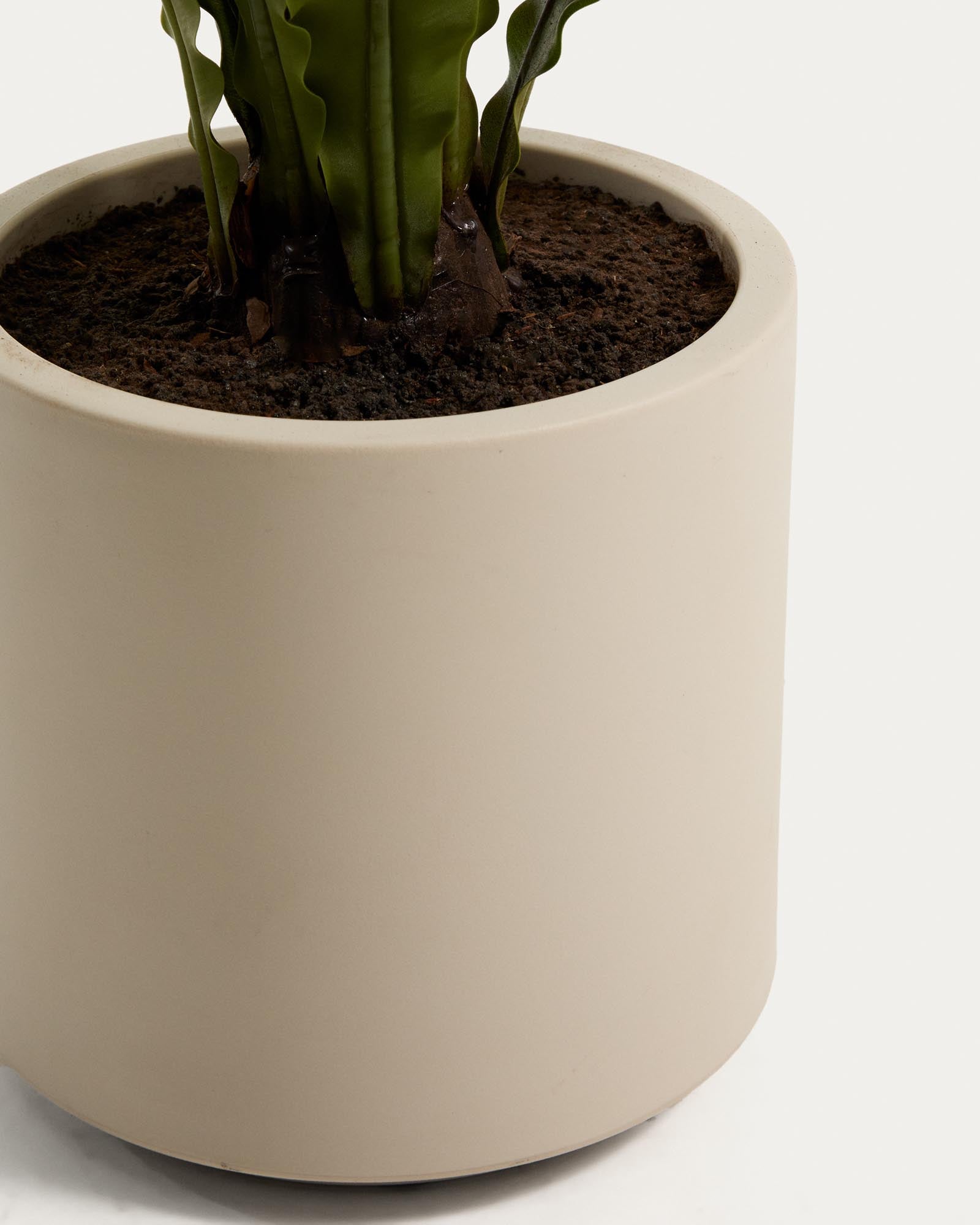 Eleganter künstlicher Nestfarn in modernem weißen Topf, 70 cm hoch, ideal für eine frische, grüne Note in Ihrer Inneneinrichtung.