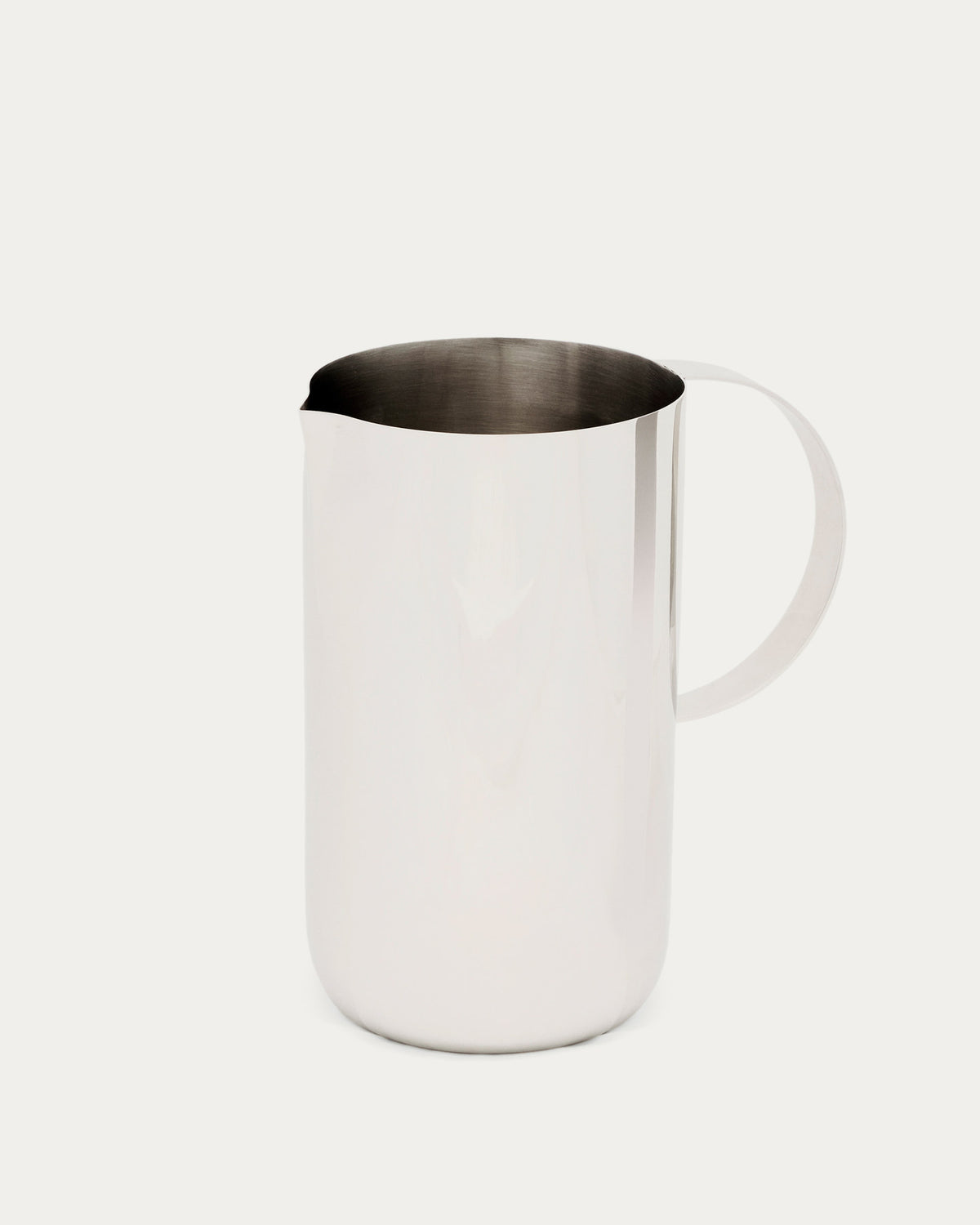 Krug Nirela aus Edelstahl in Silber präsentiert im Onlineshop von KAQTU Design AG. Wasserkrüge ist von Kave Home
