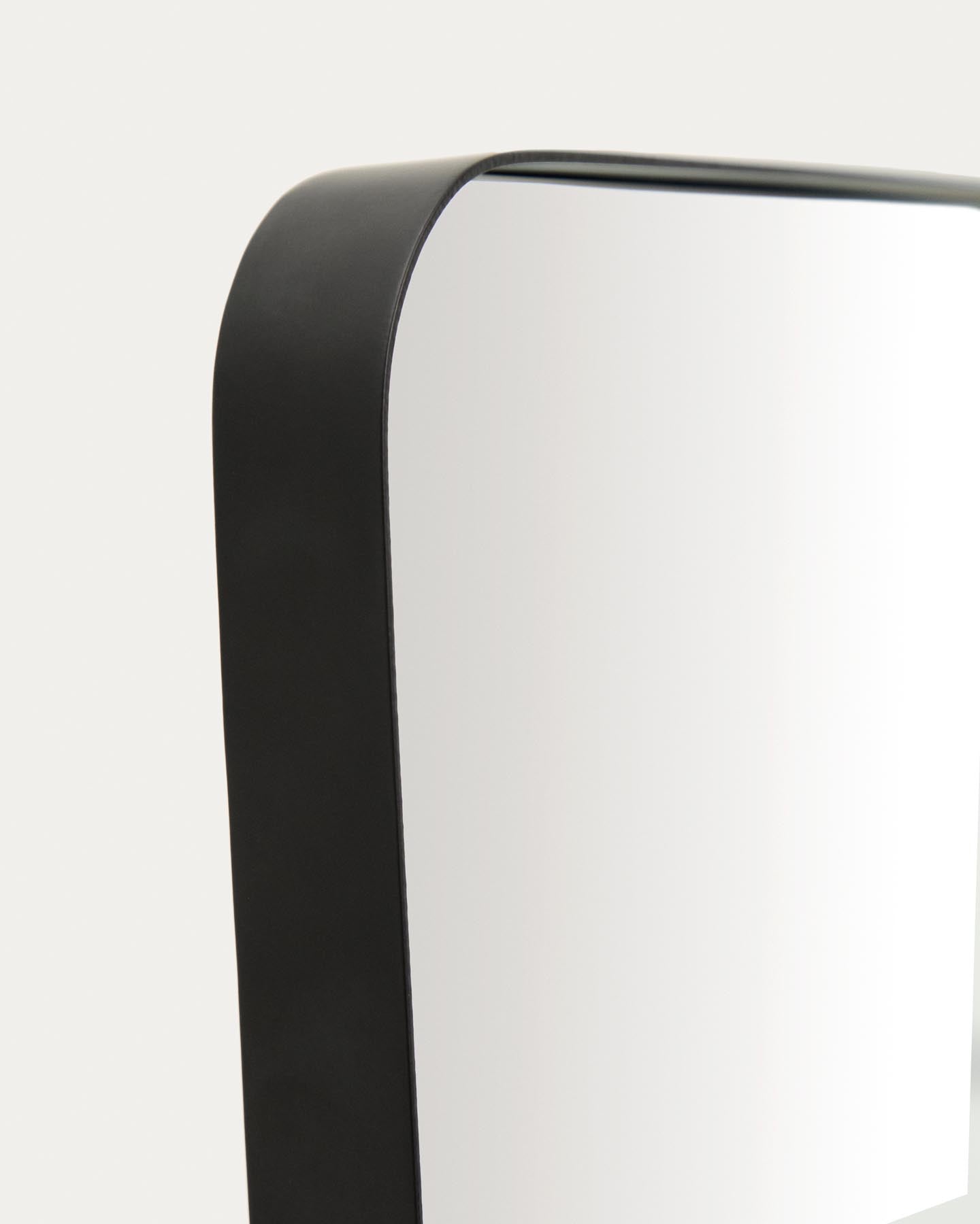 Spiegel Marco mit schwarzem Metall, 55,5 x 150,5 cm in Schwarz präsentiert im Onlineshop von KAQTU Design AG. Spiegel ist von Kave Home