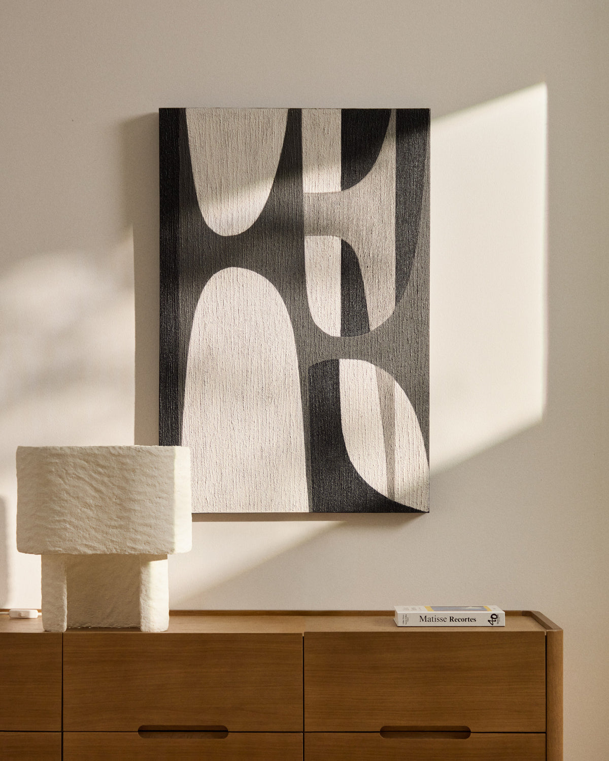 Abstraktes Bild Onure in Schwarz und Weiss, 60 x 90 cm in Weiss, Schwarz, Grau, Beige präsentiert im Onlineshop von KAQTU Design AG. Bild ist von Kave Home