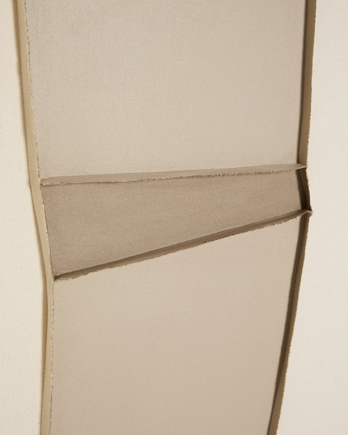 Abstraktes Bild Deravia, 120 x 200 cm in Beige, Grau, Grün präsentiert im Onlineshop von KAQTU Design AG. Bild ist von Kave Home