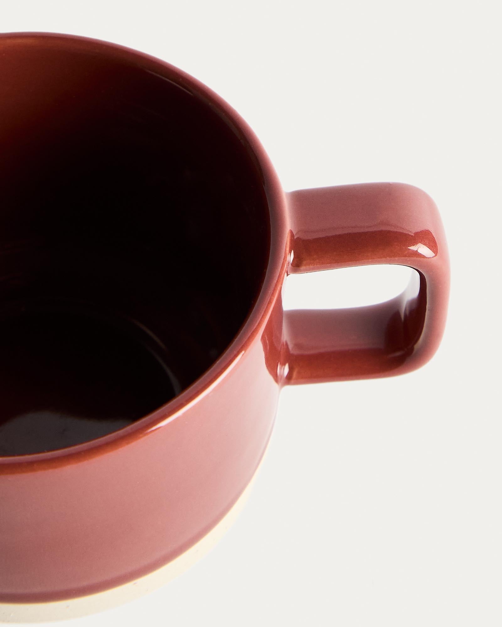 Tasse Doren aus Keramik in Granatrot in Weiss präsentiert im Onlineshop von KAQTU Design AG. Tasse ist von Kave Home