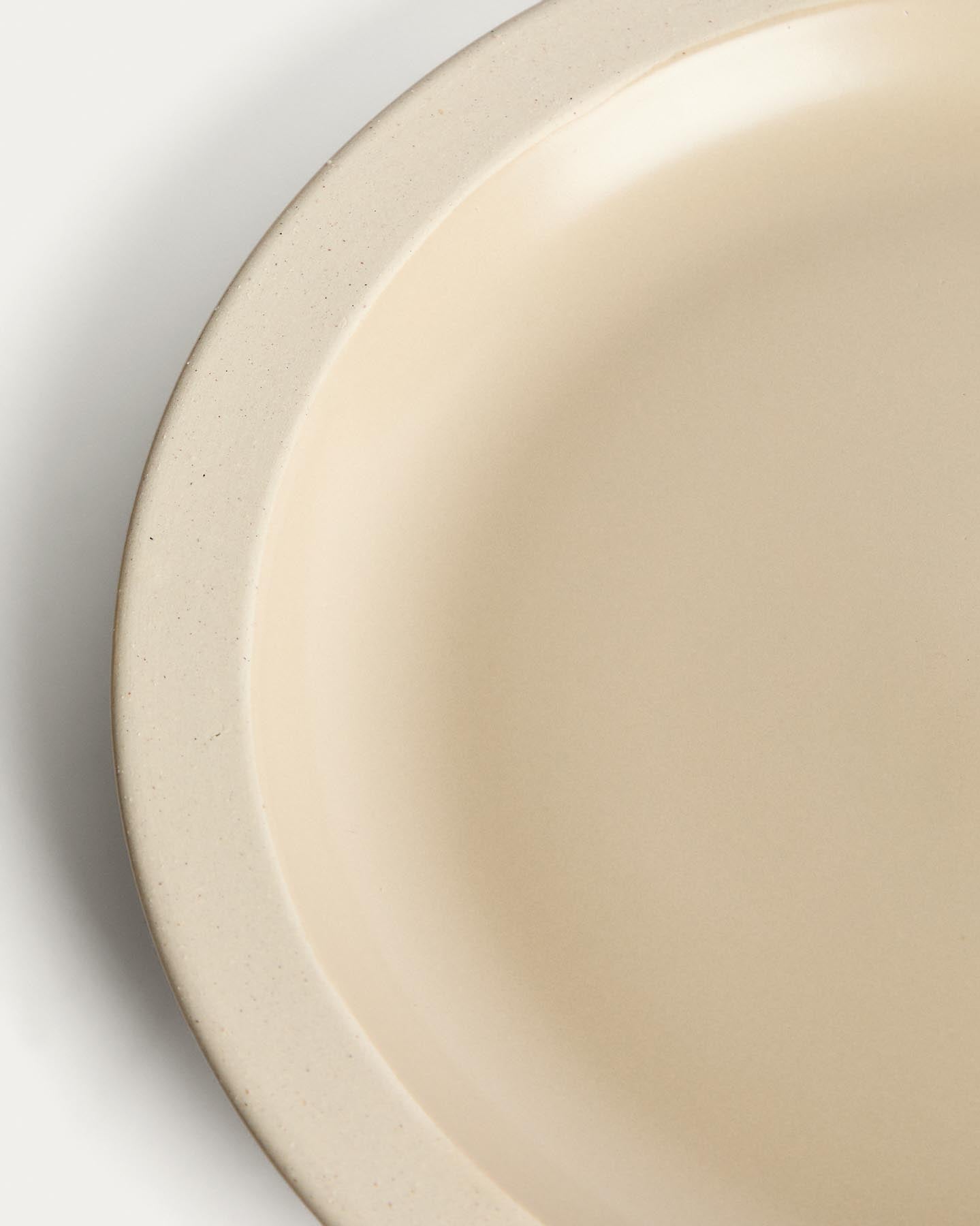 Teller Doren aus Keramik in Beige in Weiss präsentiert im Onlineshop von KAQTU Design AG. Teller ist von Kave Home