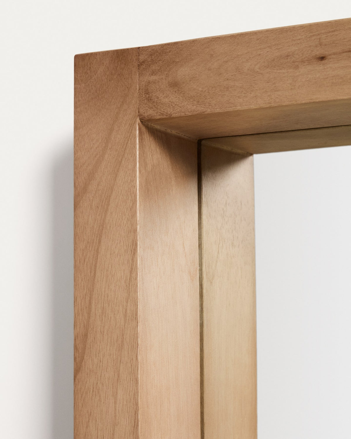 Standspiegel Vatro von Kave Home aus massivem Mangoholz in Naturton, geradliniger Rahmen, Masse 52 x 181 cm, mit Kippsicherung.