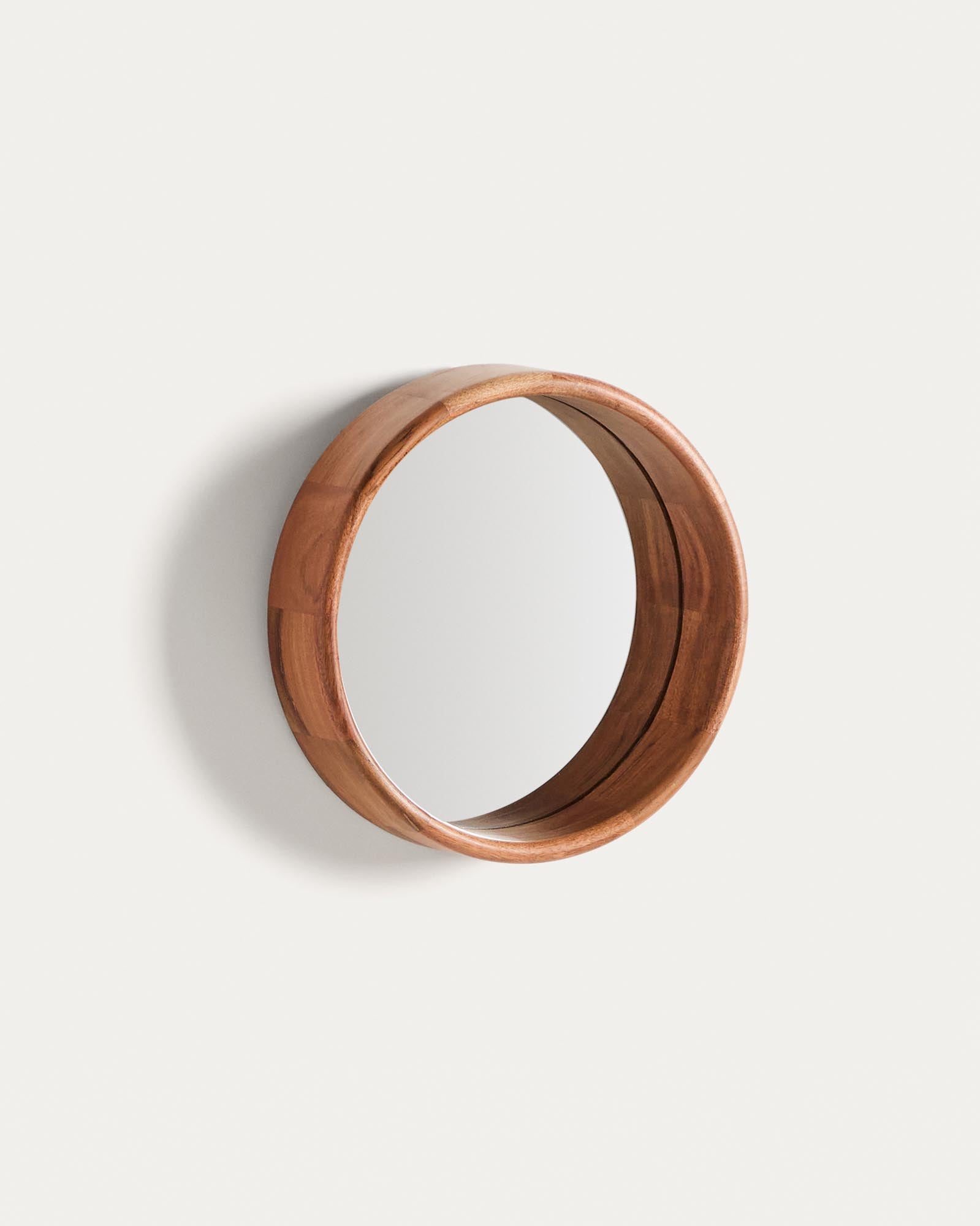 Eleganter Wandspiegel aus Akazienholz mit einem Durchmesser von 30,5 cm, ideal für eine stilvolle Raumgestaltung.