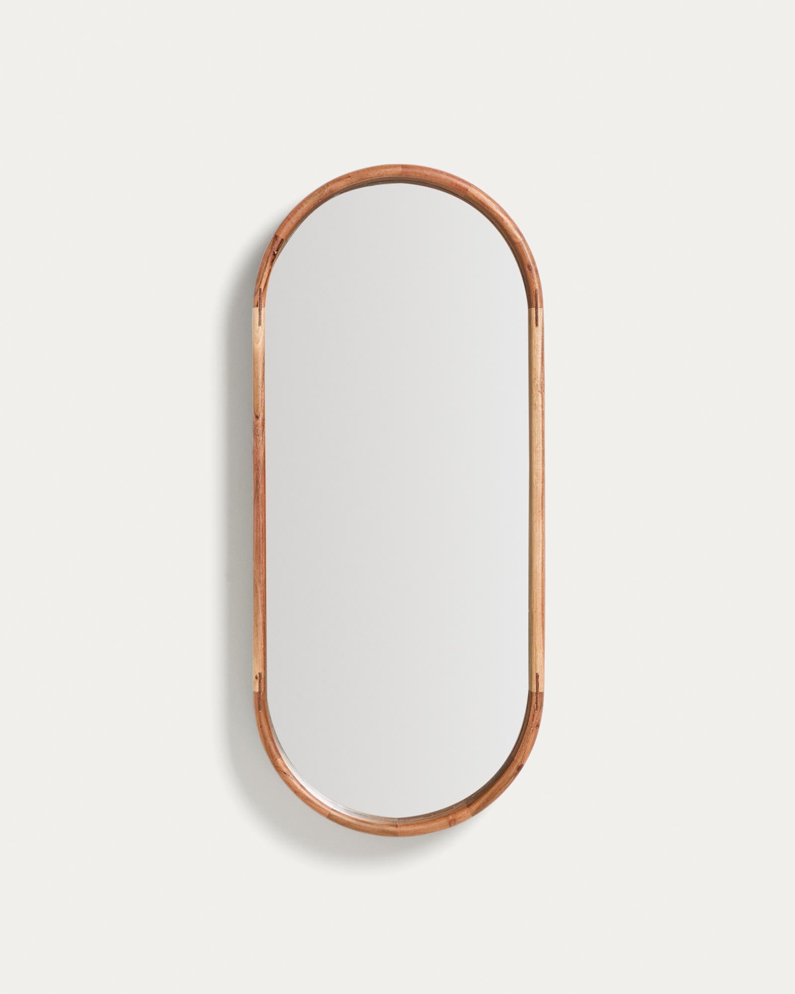 Spiegel Berale aus Akazienholz, 76 x 33 cm in Braun präsentiert im Onlineshop von KAQTU Design AG. Wandspiegel ist von Kave Home