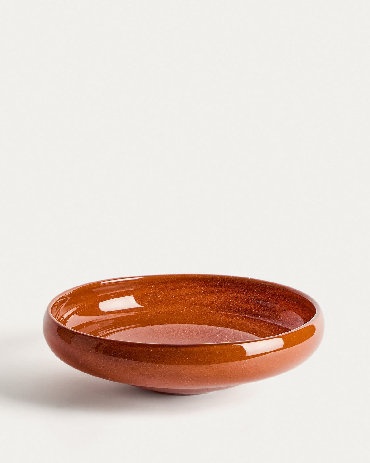 Tafelaufsatz Denuo aus rotem Glas, Ø 34 cm in Transparent präsentiert im Onlineshop von KAQTU Design AG. Schale ist von Kave Home