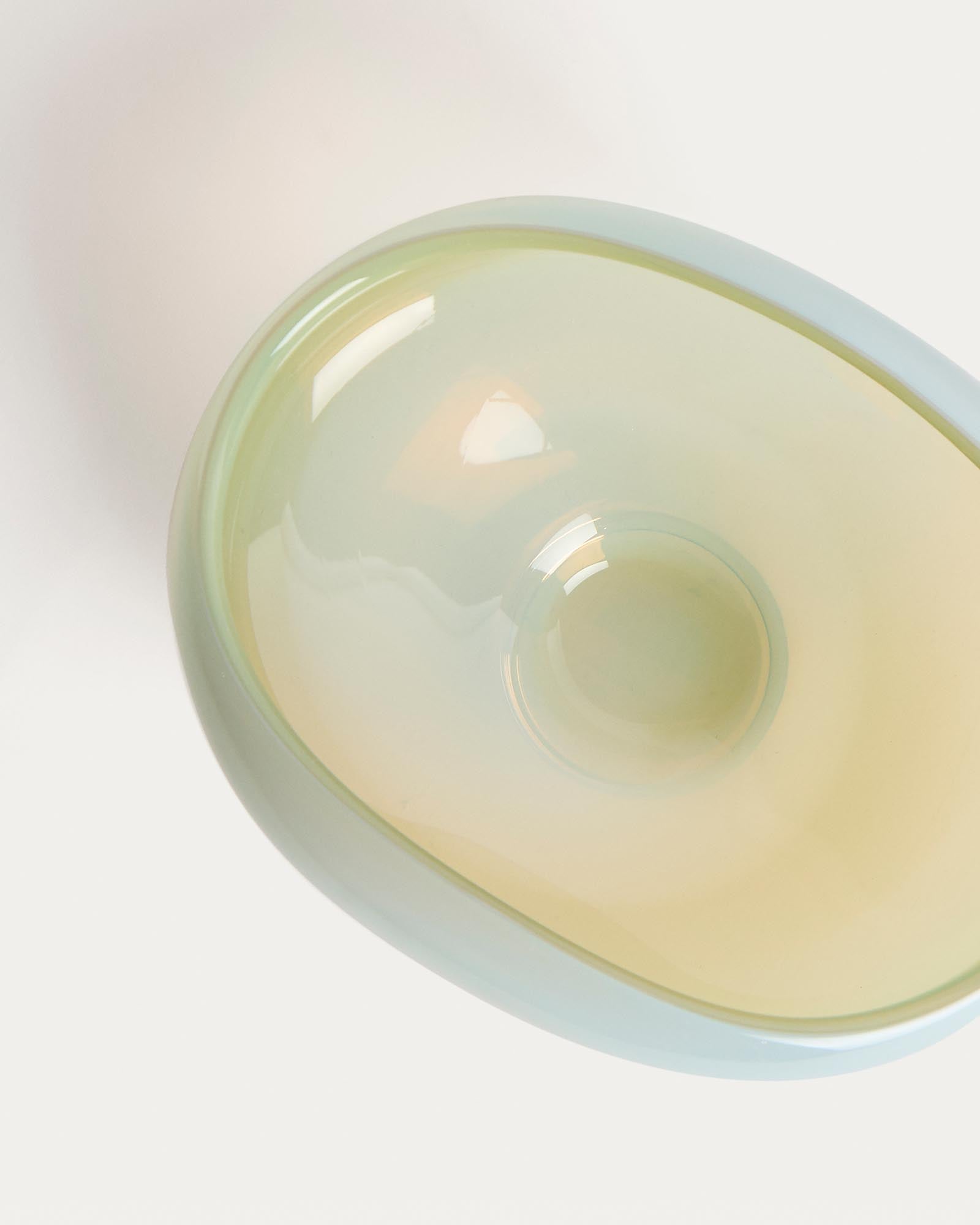 Eleganter Tafelaufsatz Nodila aus feinem weißem Glas, 19 x 14 cm, ideal für stilvolle Dekorationen und als Highlight in jedem Wohnraum.
