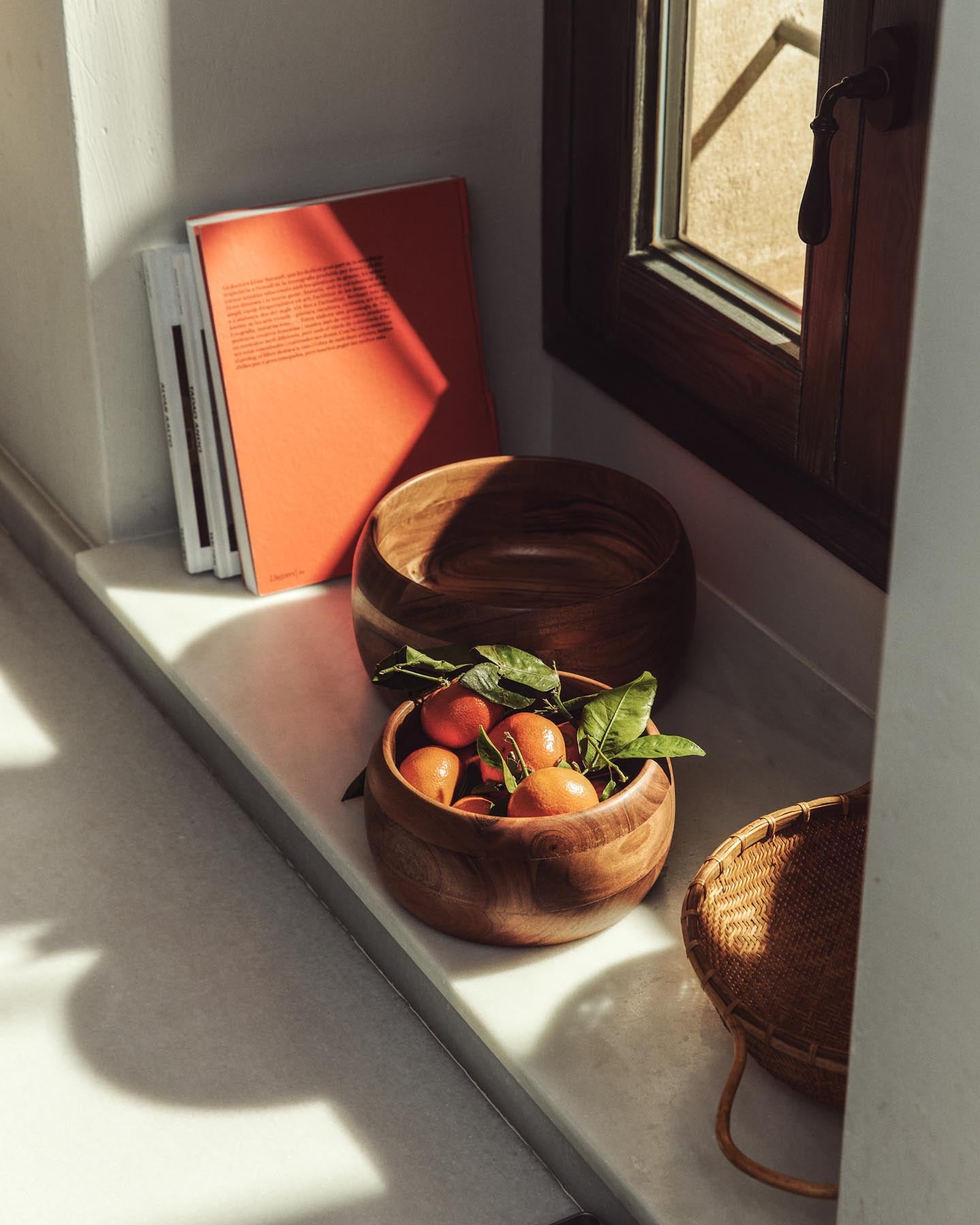 Grosse Schale Malor aus Akazienholz in Braun präsentiert im Onlineshop von KAQTU Design AG. Schale ist von Kave Home