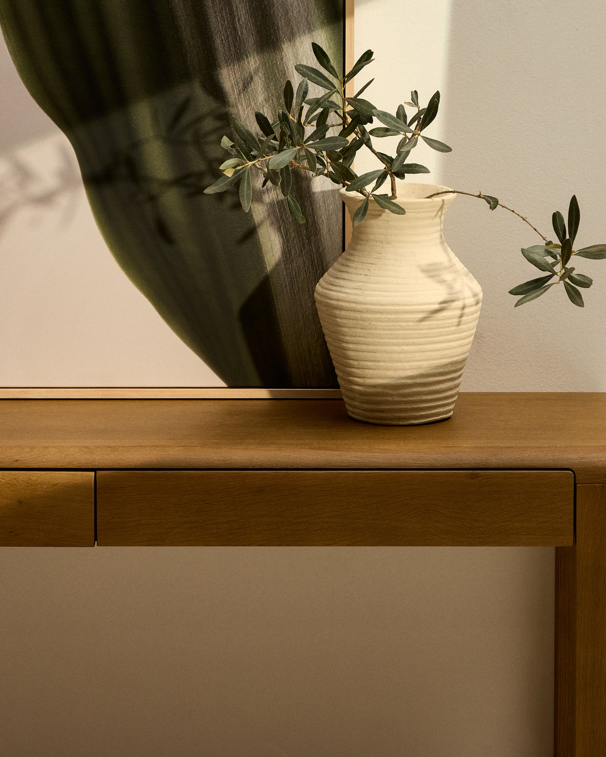 Beige Pappmaché-Vase Pria, 25 cm in Beige präsentiert im Onlineshop von KAQTU Design AG. Vase ist von Kave Home