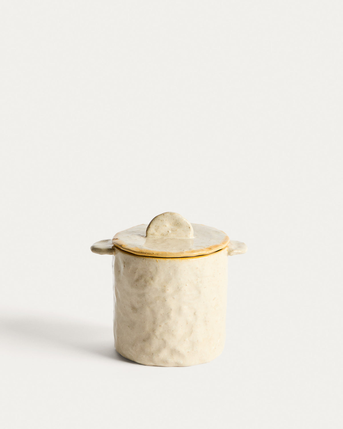 Topf Belor aus Keramik in Weiss, 13,5 cm in Weiss präsentiert im Onlineshop von KAQTU Design AG. Aufbewahrungsbehälter ist von Kave Home