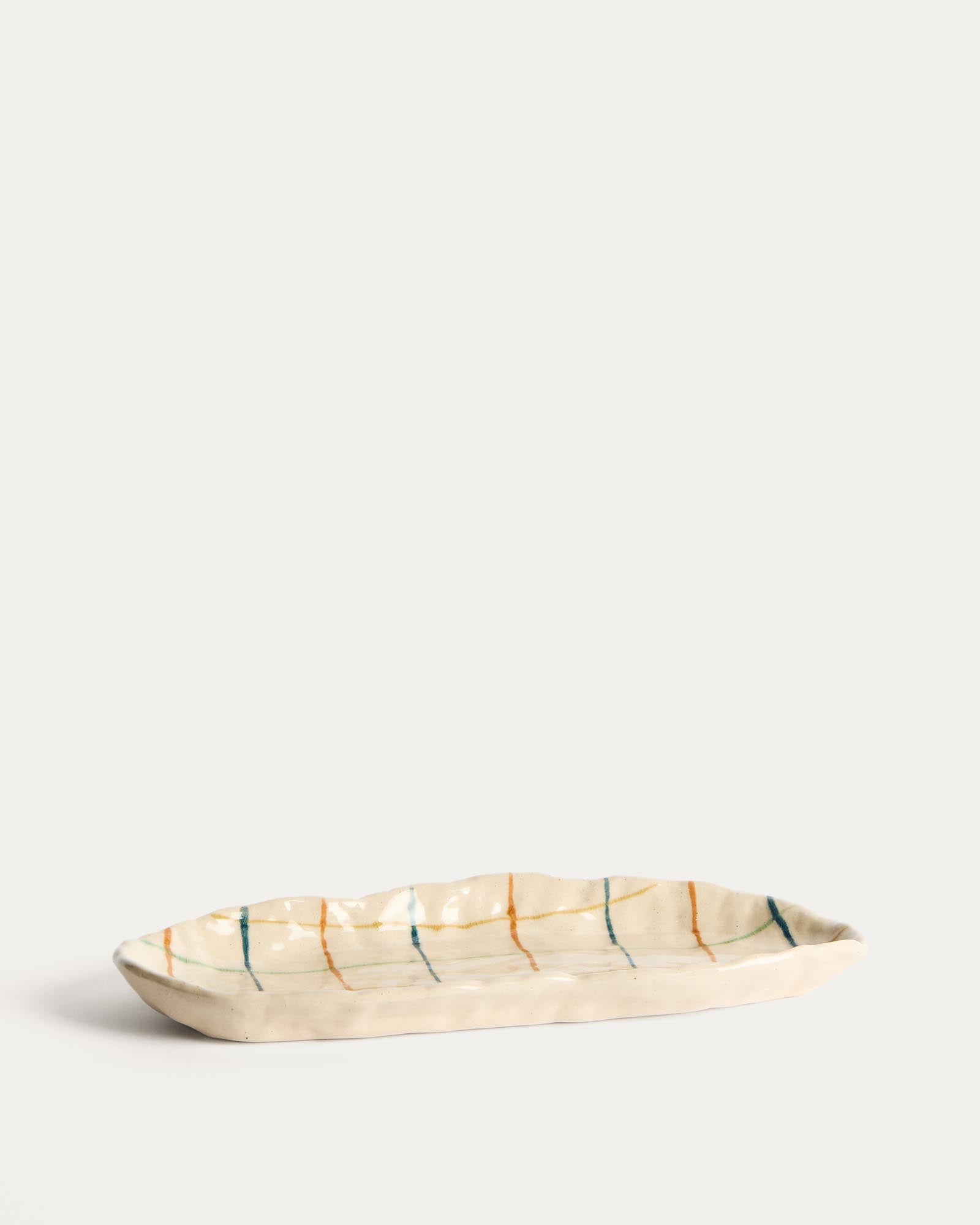 Tablett Belor aus Keramik mit bunten Linien, 31,8 x 13 cm in Weiss präsentiert im Onlineshop von KAQTU Design AG. Tablett ist von Kave Home