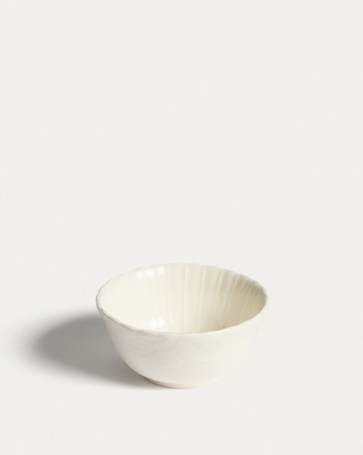 Schale Varla aus Keramik in Beige in Beige präsentiert im Onlineshop von KAQTU Design AG. Schale ist von Kave Home