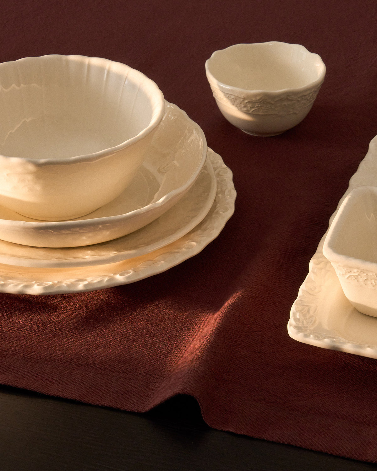 Schale Varla aus Keramik in Beige in Beige präsentiert im Onlineshop von KAQTU Design AG. Schale ist von Kave Home