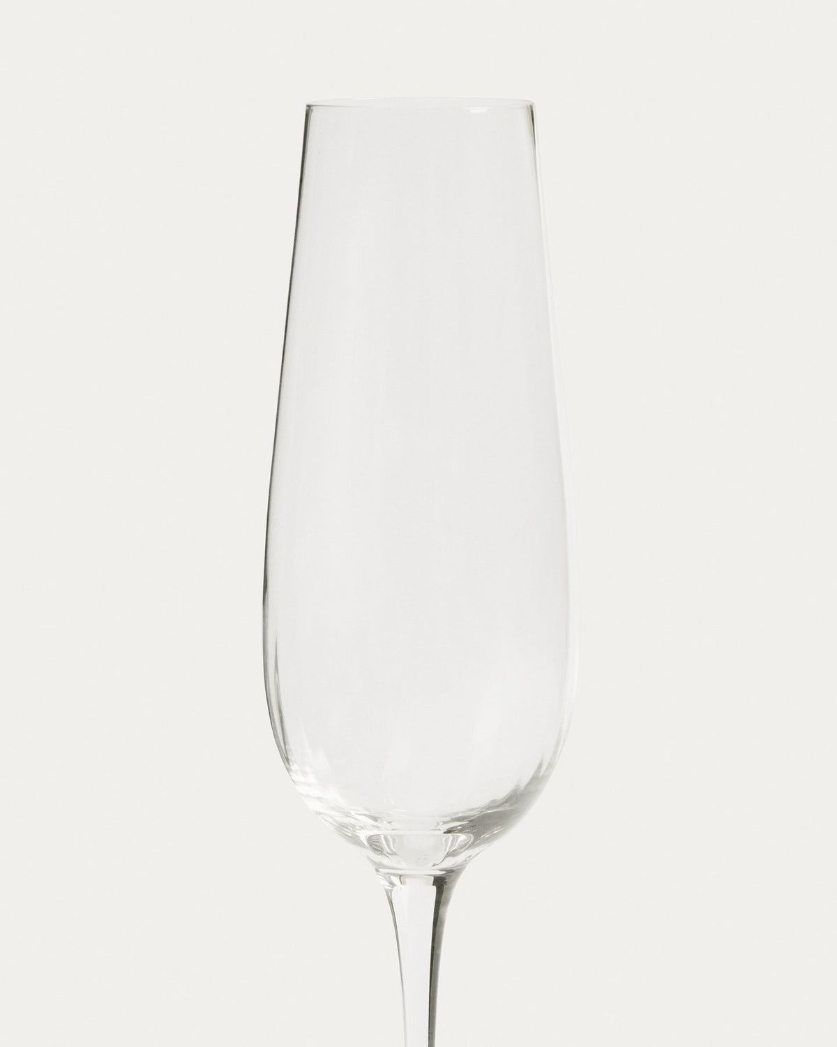 Transparentes Sektglas Davel aus Klarglas mit abgerundetem Boden und schlanker Silhouette, Fassungsvermögen 21,5 cl, von Kave Home