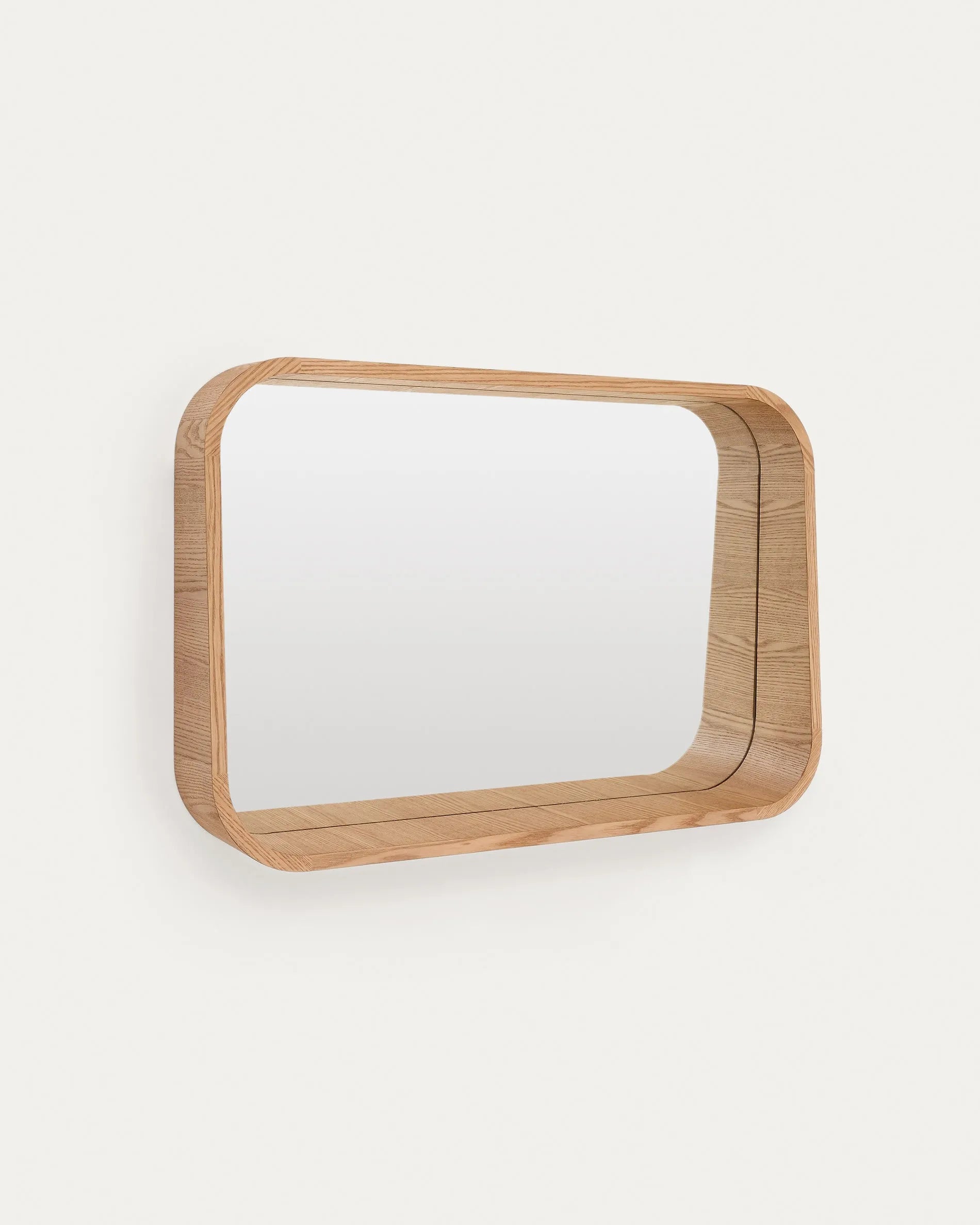 3D-Modell: Eleganter Spiegel Salaya, 90x60 cm, Eschensperrholz, naturfarben. Ideal für moderne, skandinavische Räume.