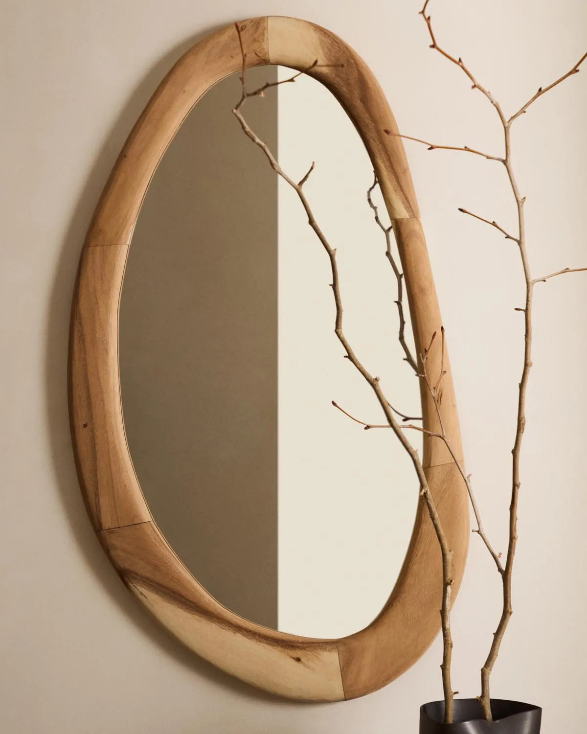 Selem Spiegel: Naturholz-Design für zeitlose Eleganz, 60x107 cm.