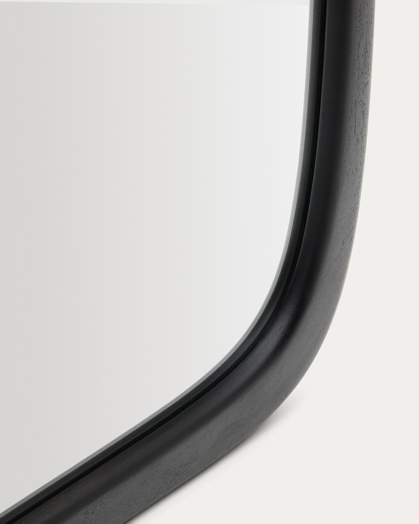 Spiegel Alura aus Teakholz schwarz 94,5 x 192 cm FSC 100 % in Schwarz präsentiert im Onlineshop von KAQTU Design AG. Spiegel ist von Kave Home