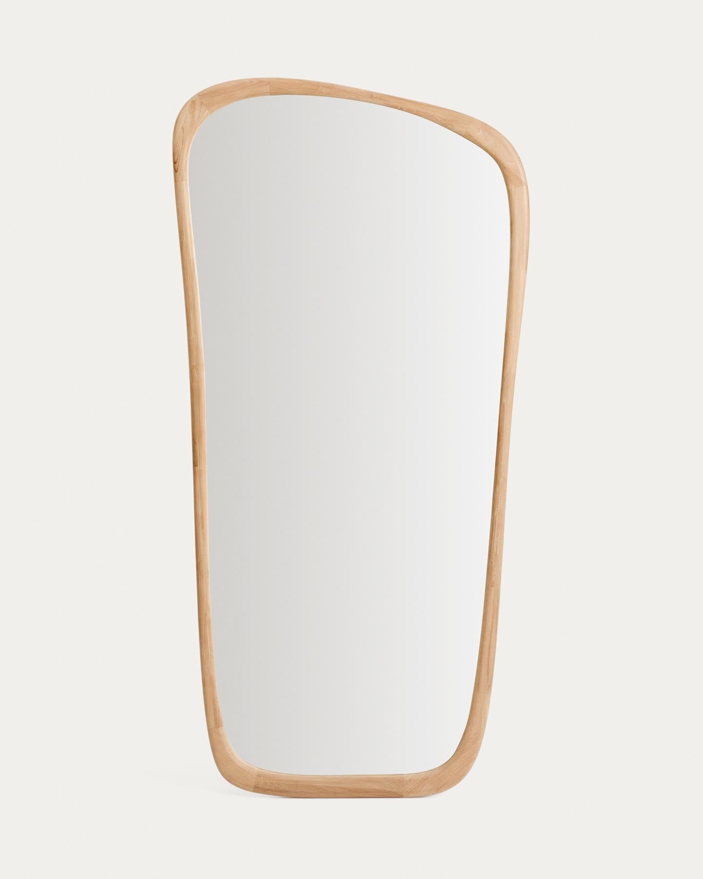 Spiegel Alura aus Teakholz 94,6 x 192,1 cm FSC 100 % in Braun präsentiert im Onlineshop von KAQTU Design AG. Spiegel ist von Kave Home