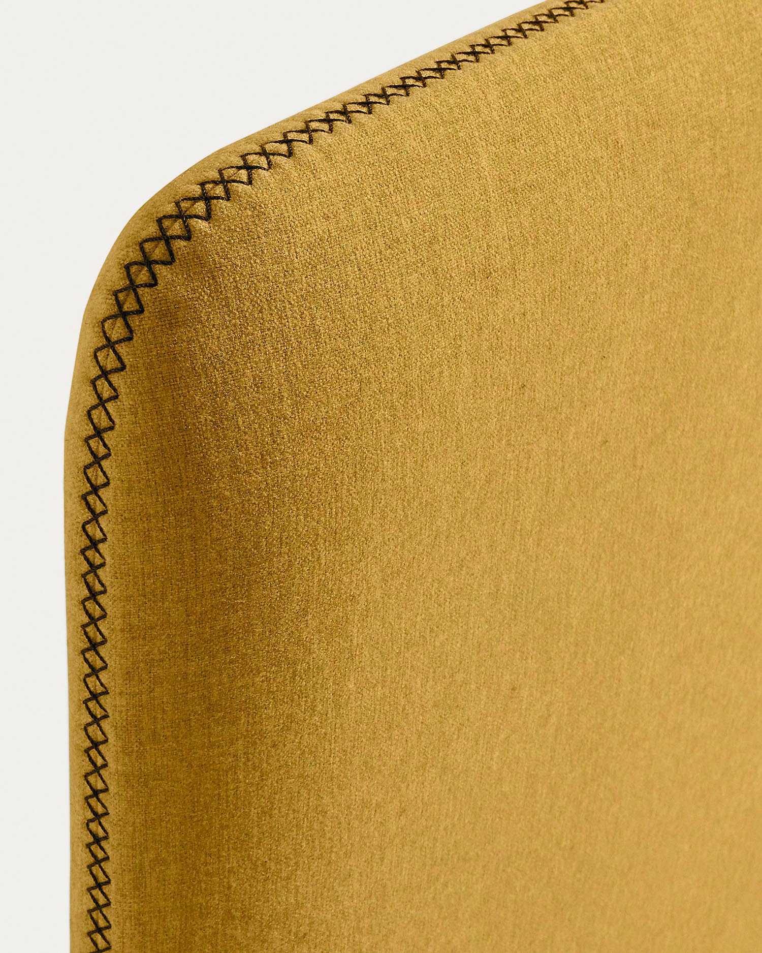 Dyla Bettkopfteil mit abnehmbarem Bezug senfgelb für Bett von 150 cm FSC Mix Credit in Senfgelb präsentiert im Onlineshop von KAQTU Design AG. Zubehör Bett ist von Kave Home