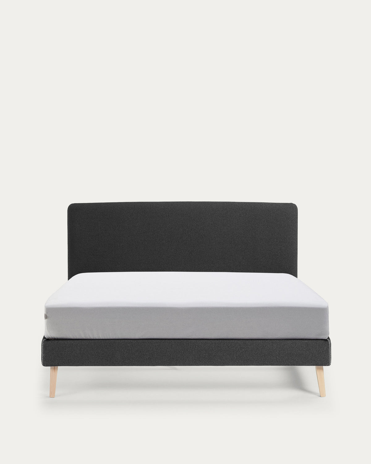 Dyla Bezug in Schwarz für Bett mit Matratze von 160 x 200 cm in Schwarz präsentiert im Onlineshop von KAQTU Design AG. Zubehör Bett ist von Kave Home