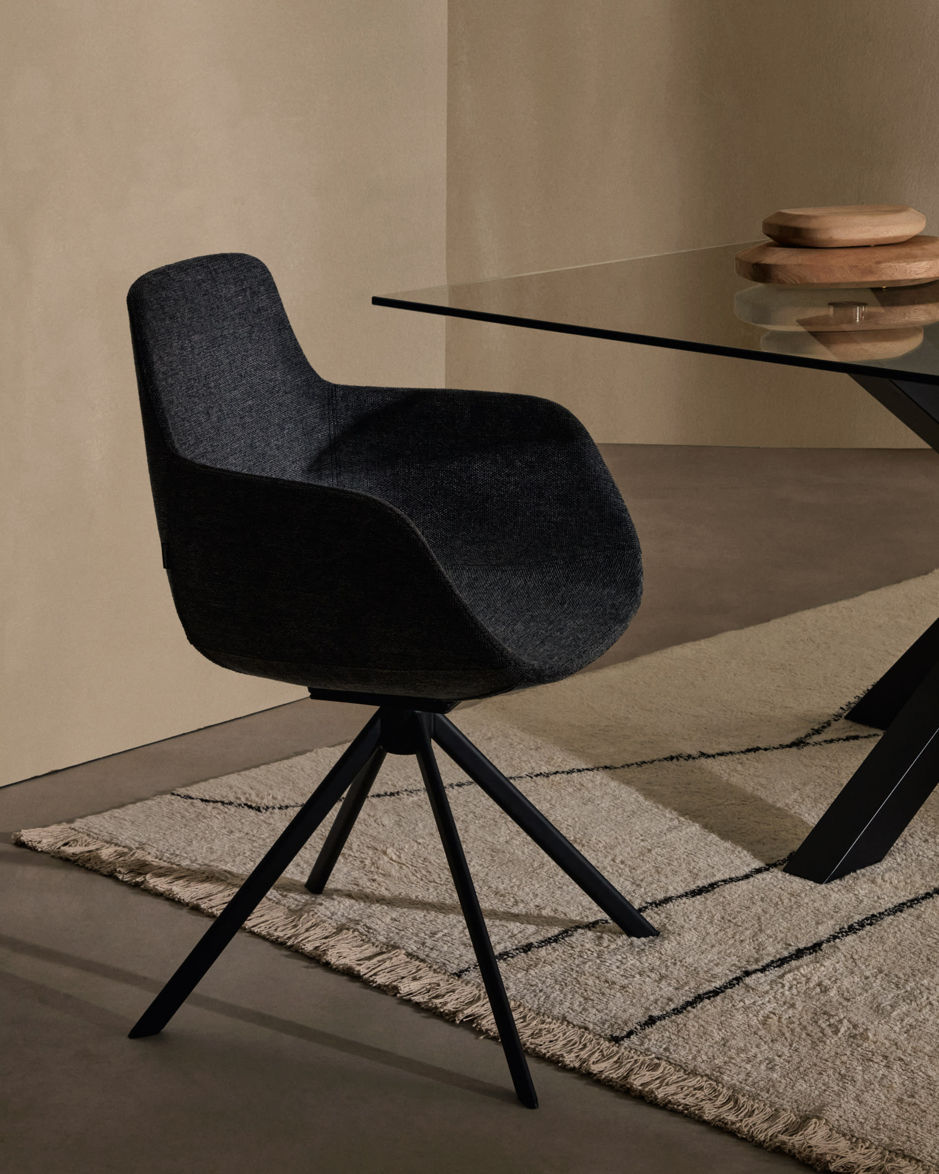 Das Selem 4er Wanddeko-Set aus Mungurholz von Kave Home vereint Naturmaterialien mit stilvollem, zeitgemäßem Design für Ihr Interieur.