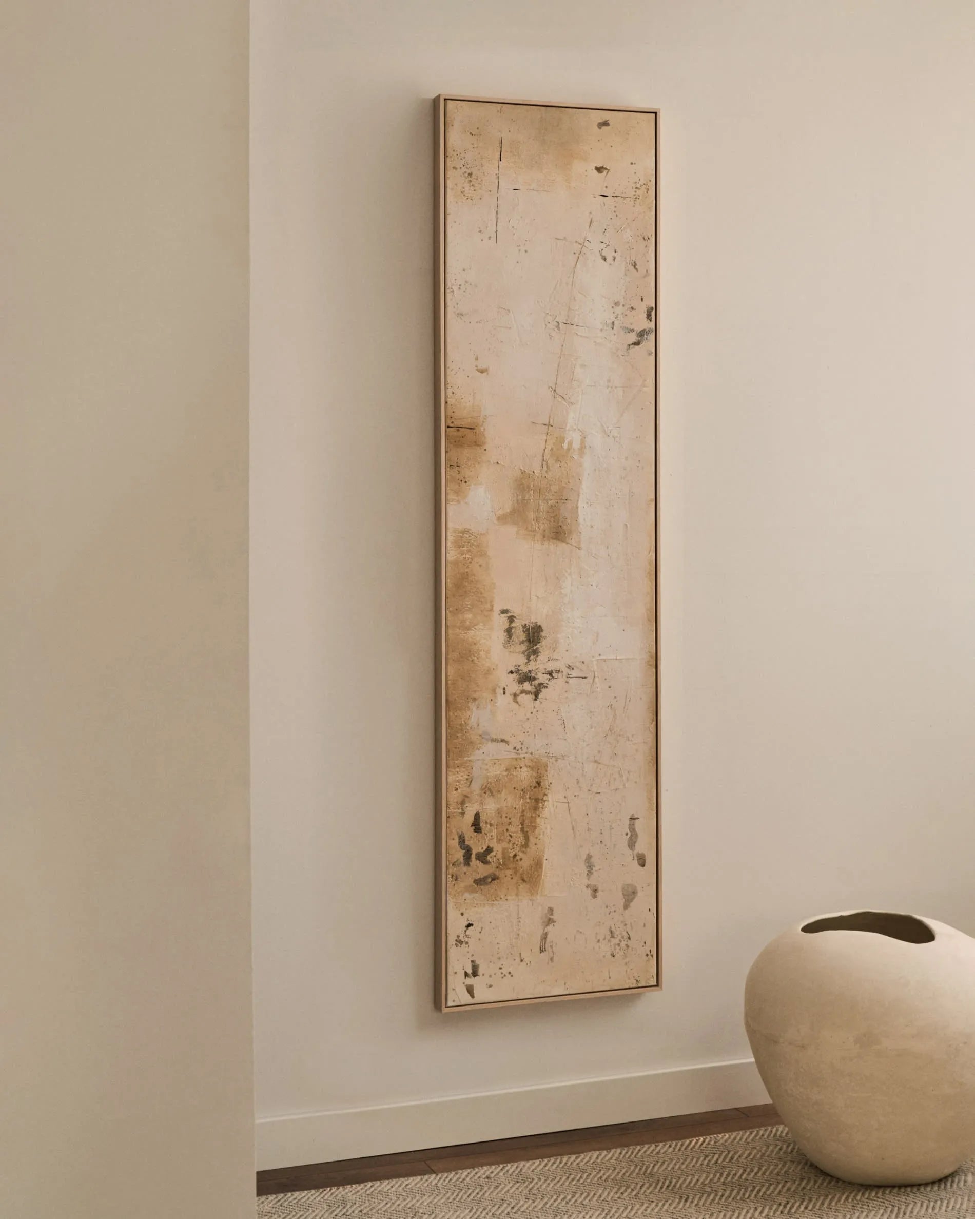 Ein elegantes Kunstwerk in Beige- und Grautönen, das Ruhe und Stil in jeden Raum bringt. Perfekt für moderne Interieurs.