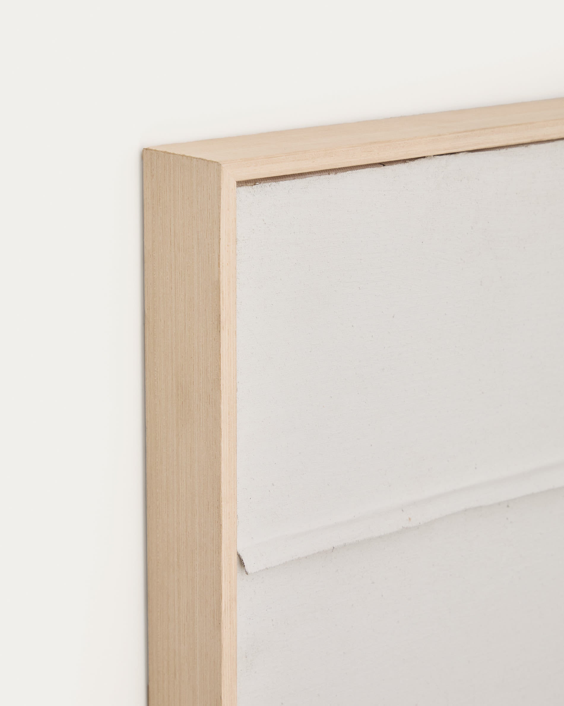 Leinwandbild Klis von Kave Home, 80x100 cm, aus Leinen, mit stilvollen weißen geometrischen Mustern, perfekt für zeitgemäße Inneneinrichtung.
