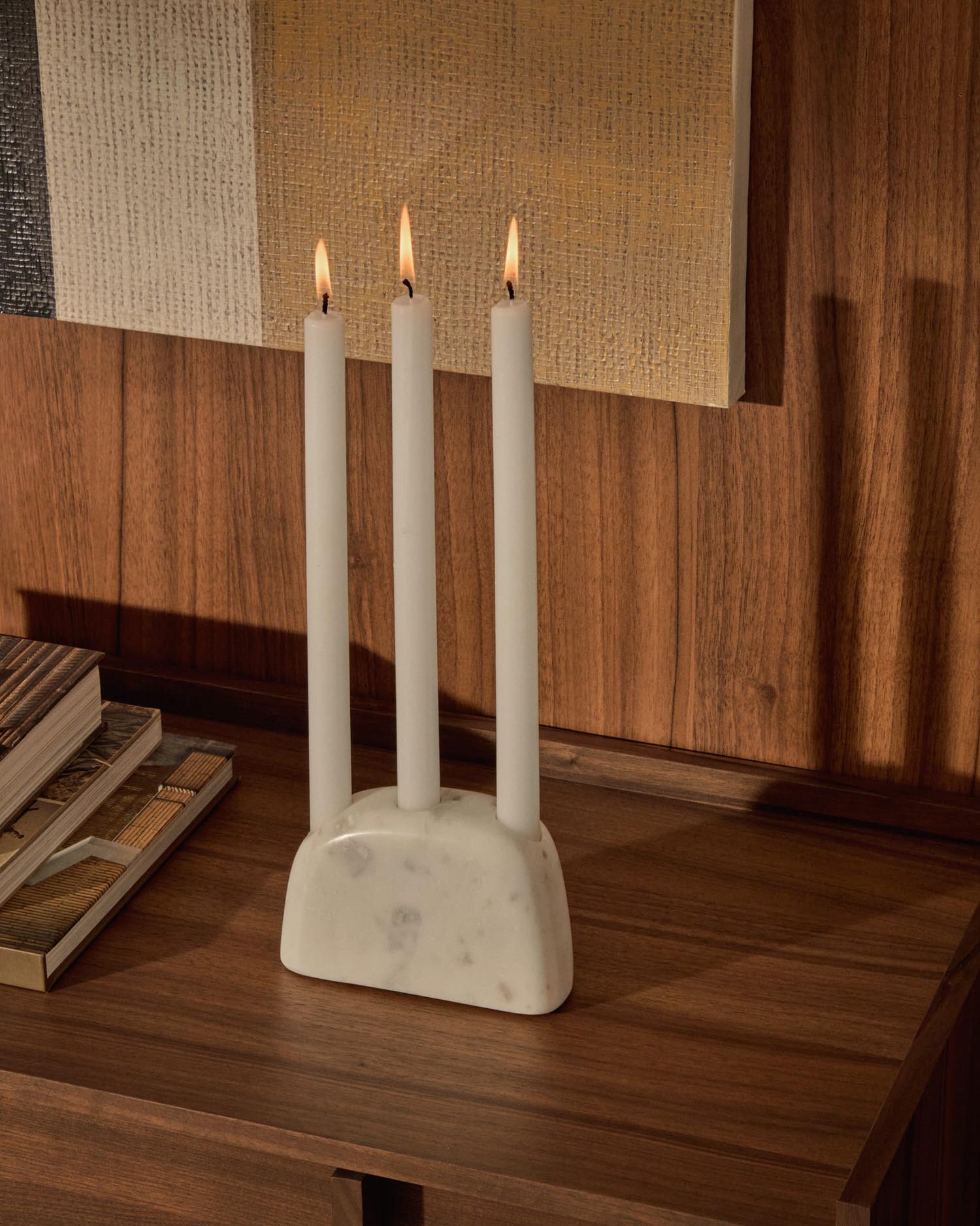 Mittelgrosser Kerzenhalter Signe aus weissem Marmor 10 cm in Weiss präsentiert im Onlineshop von KAQTU Design AG. Kerzenständer ist von Kave Home