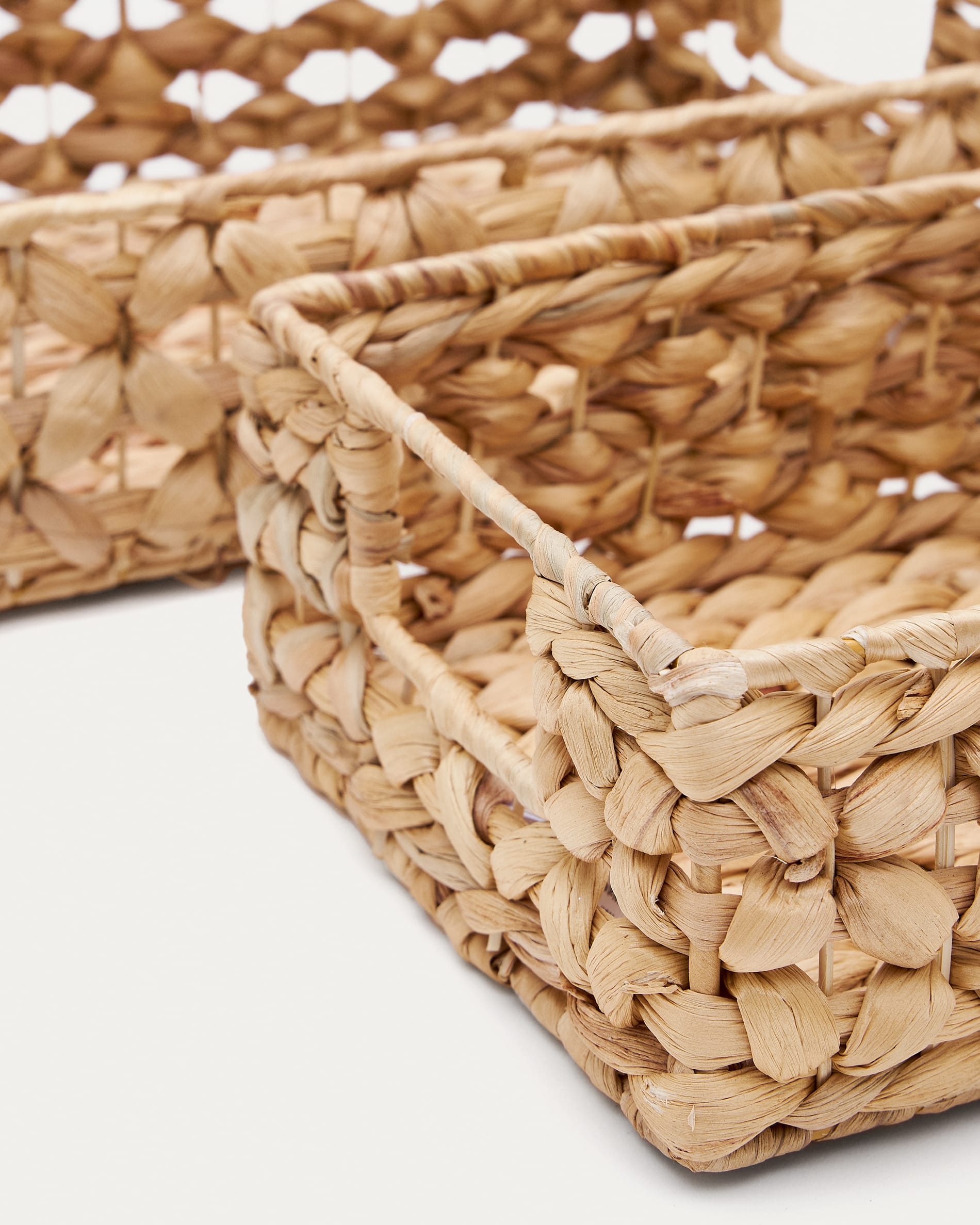 Tressa Set aus 2 Kisten aus Naturfasern 27 x 20 cm / 36 x 27 cm in Natur präsentiert im Onlineshop von KAQTU Design AG. Aufbewahrungsbox ist von Kave Home