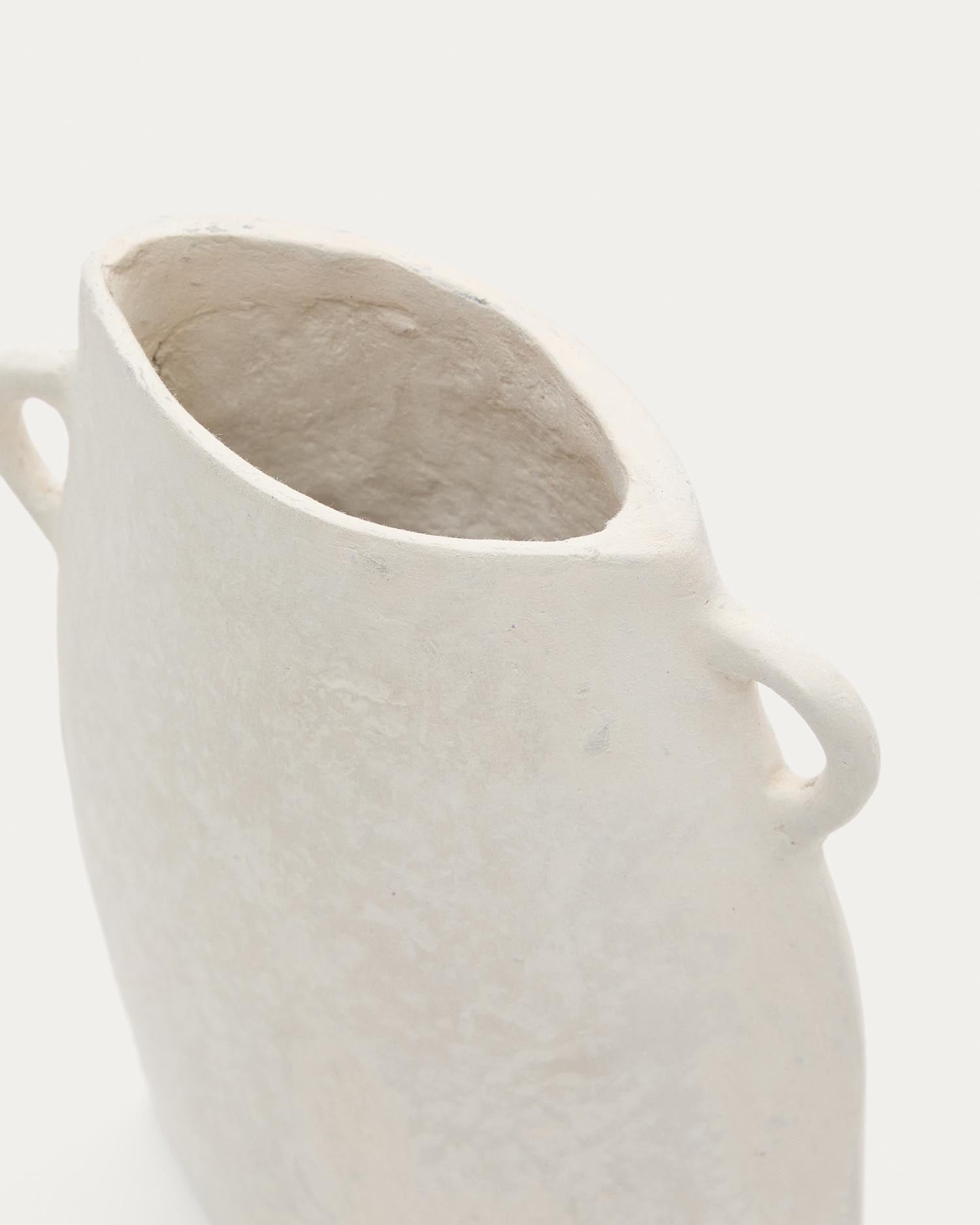 Vase Neti aus weissem Pappmaché 27 cm in Weiss präsentiert im Onlineshop von KAQTU Design AG. Vase ist von Kave Home