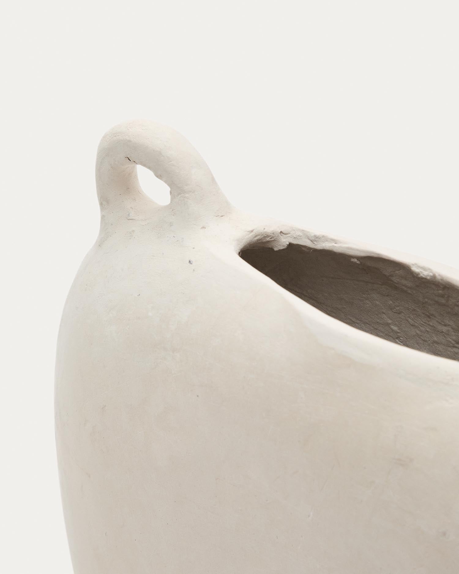 Vase Neti aus weissem Pappmaché 37 cm in Weiss präsentiert im Onlineshop von KAQTU Design AG. Vase ist von Kave Home
