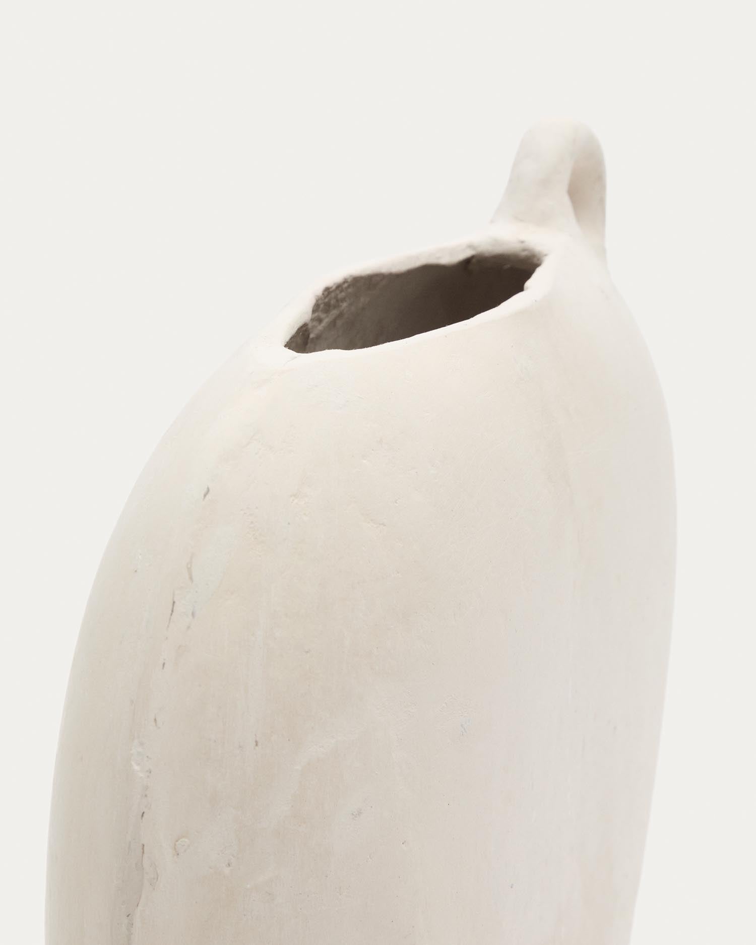 Vase Neti aus weissem Pappmaché 37 cm in Weiss präsentiert im Onlineshop von KAQTU Design AG. Vase ist von Kave Home
