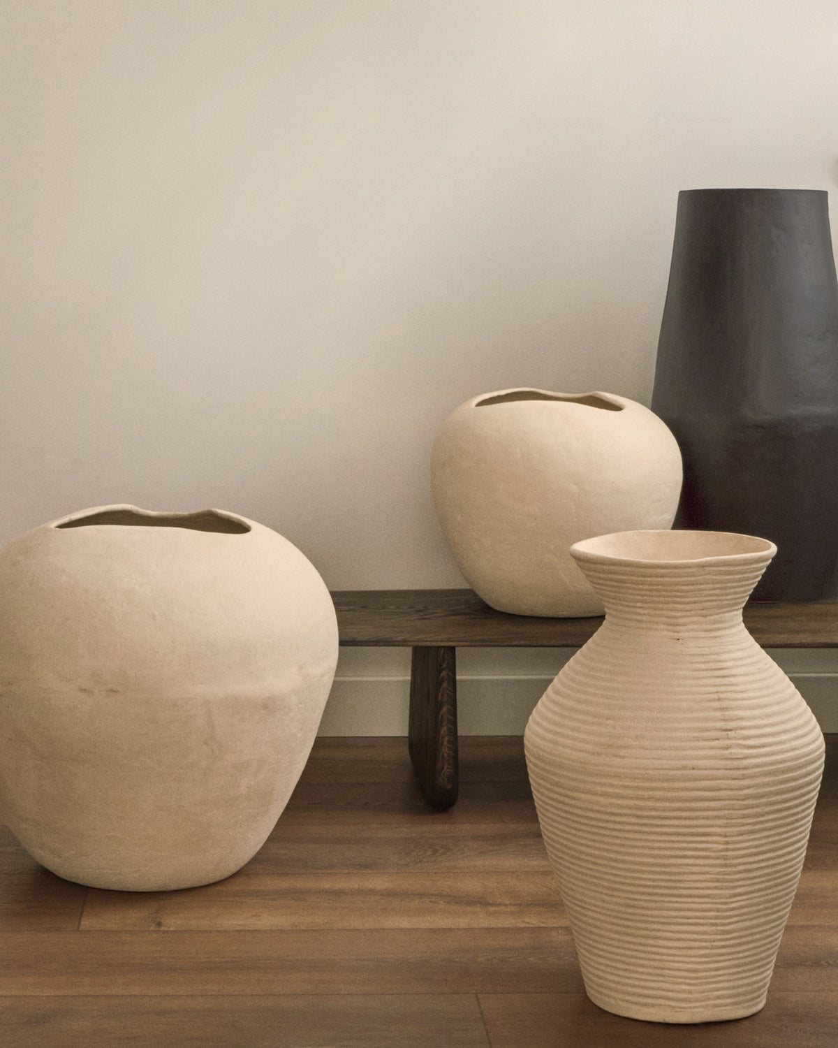Vase Pria aus weissem Pappmaché 51 cm in Weiss präsentiert im Onlineshop von KAQTU Design AG. Vase ist von Kave Home