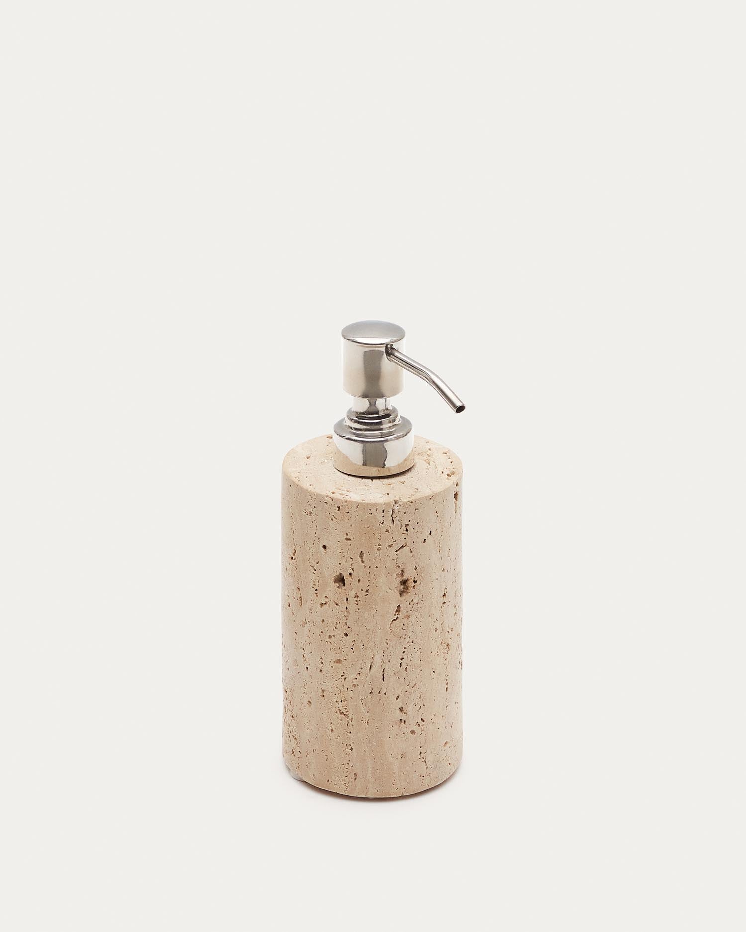 Macre Seifenspender aus Travertin in Beige in Beige präsentiert im Onlineshop von KAQTU Design AG. Badzubehör ist von Kave Home
