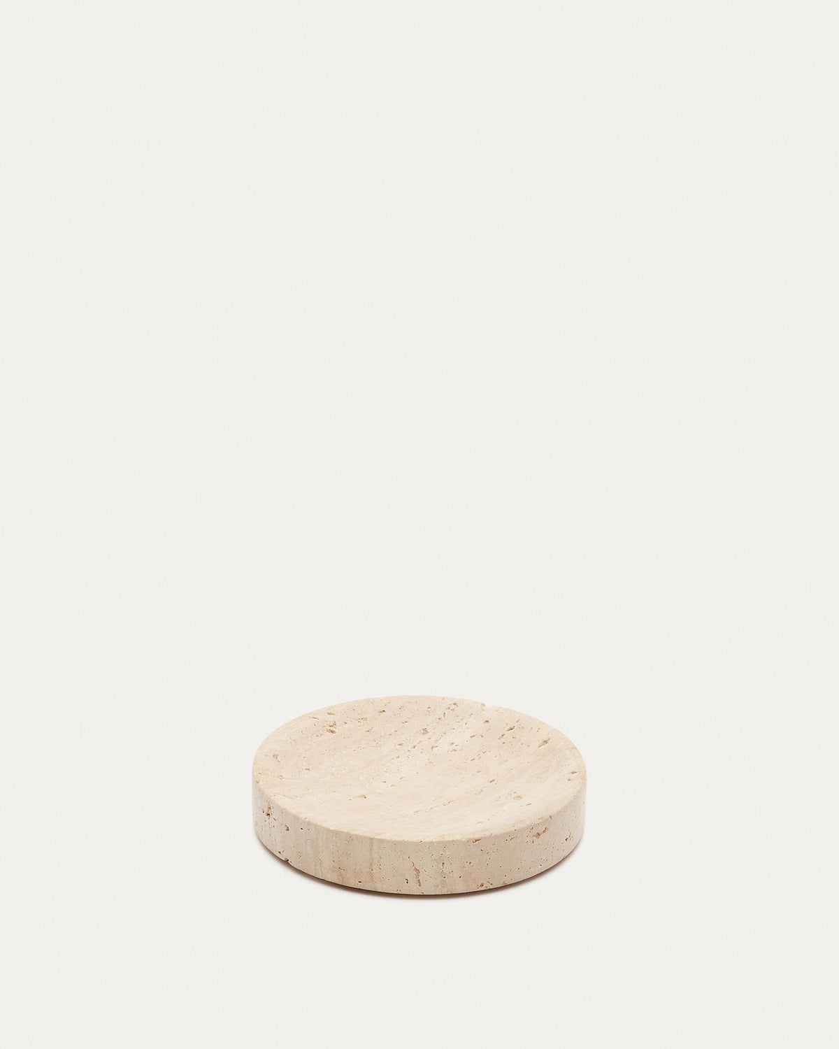 Macre Seifenschale aus Travertin in Beige in Beige präsentiert im Onlineshop von KAQTU Design AG. Badzubehör ist von Kave Home