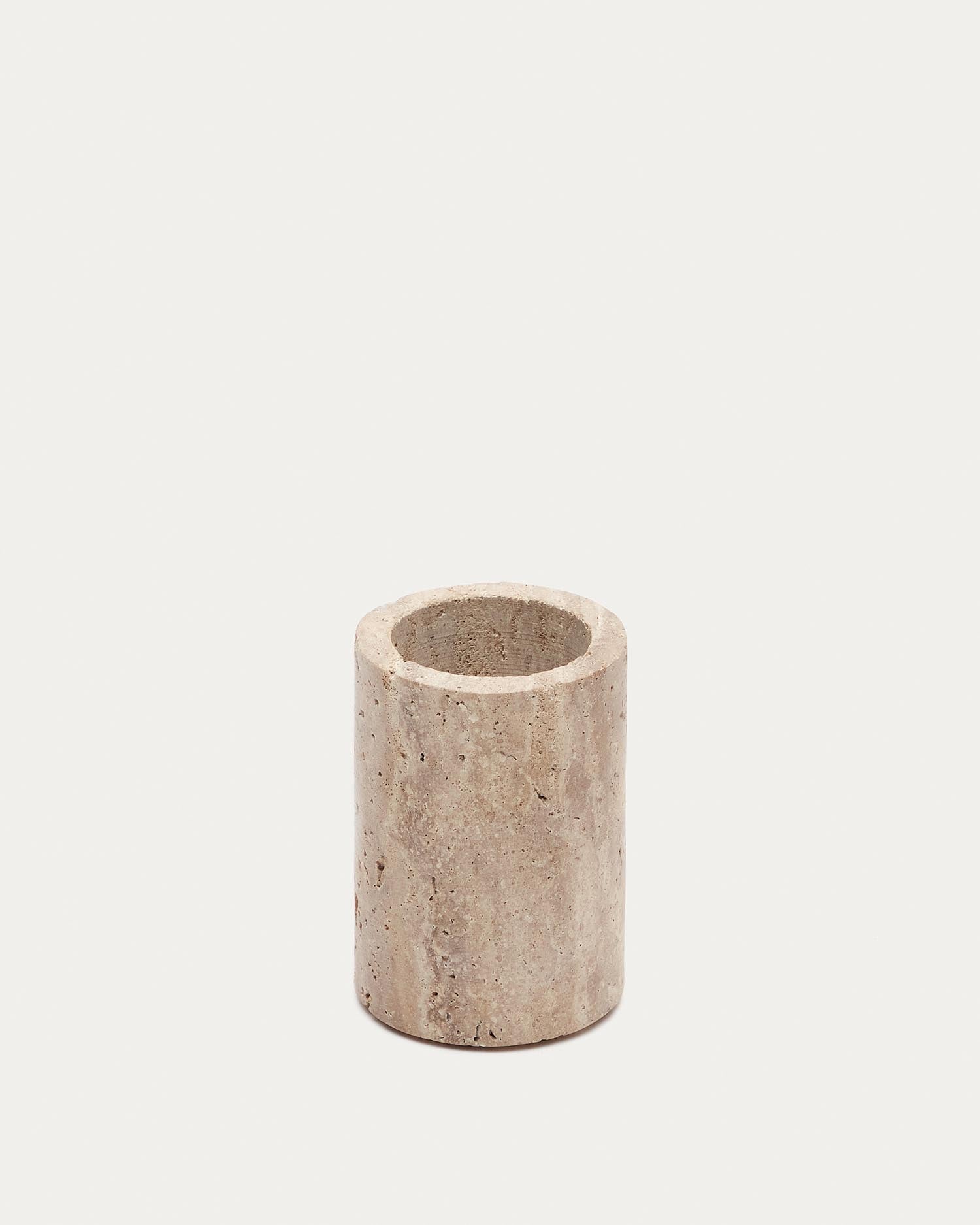 Macre Zahnbürstenhalter aus Travertin in Beige in Beige präsentiert im Onlineshop von KAQTU Design AG. Badzubehör ist von Kave Home