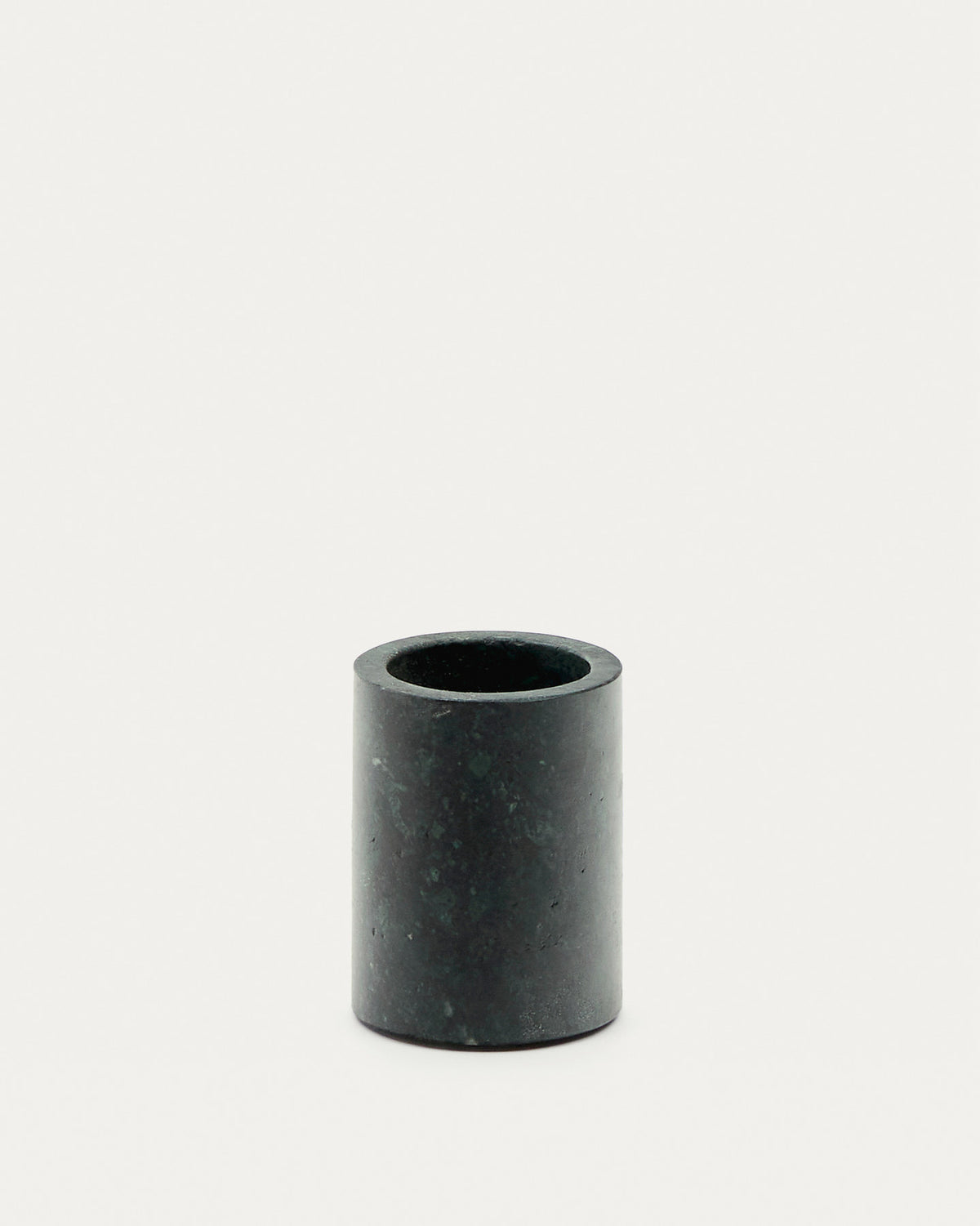 Zahnbürstenhalter Elenei aus grünem Marmor in Grün präsentiert im Onlineshop von KAQTU Design AG. Badzubehör ist von Kave Home