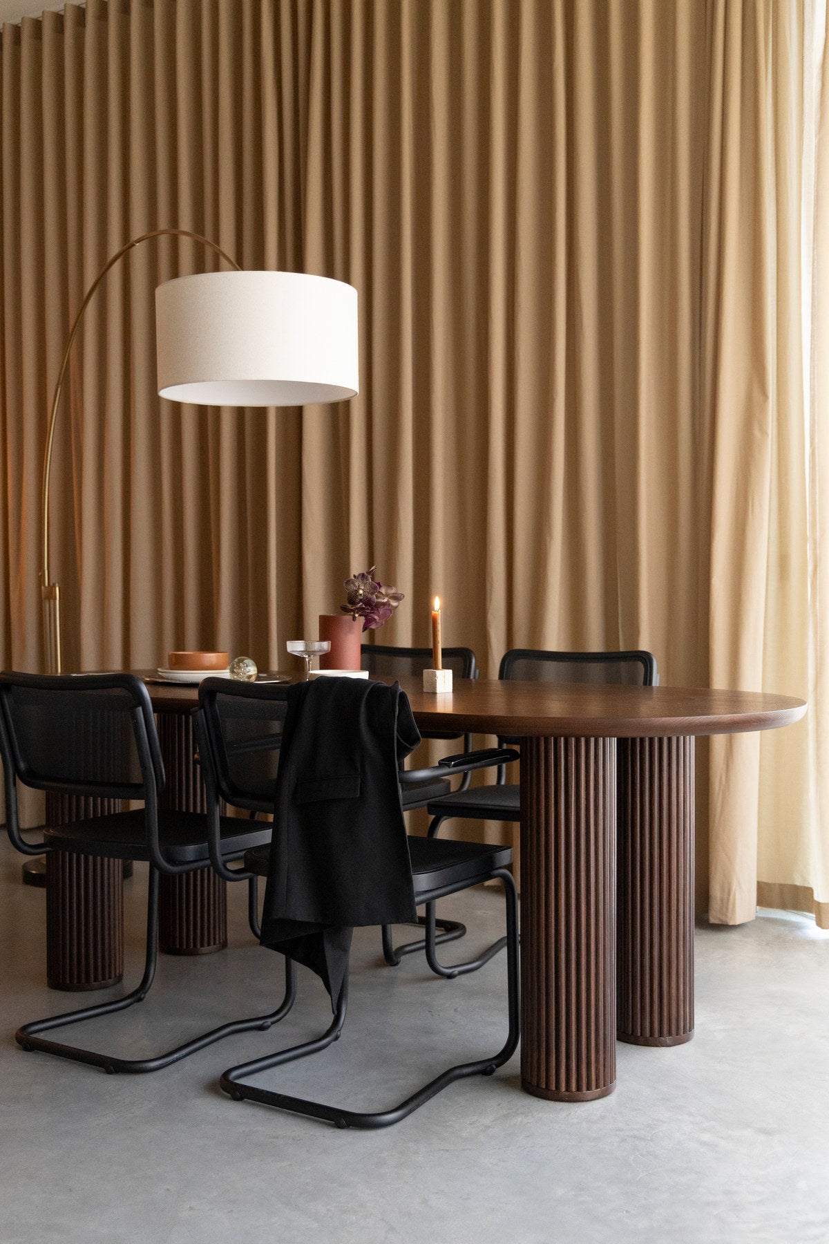 Dean Esstisch in Braun präsentiert im Onlineshop von KAQTU Design AG. Esstisch ist von Dutchbone