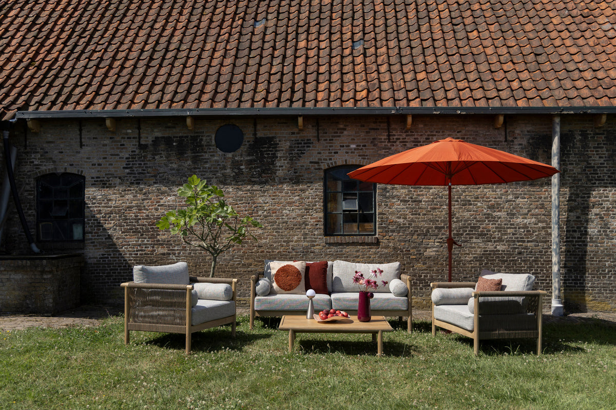 Loungeset Oasis (Sofa + Kaffeetisch + 2 Liegestühle) in Beige präsentiert im Onlineshop von KAQTU Design AG. Loungeset ist von Dutchbone