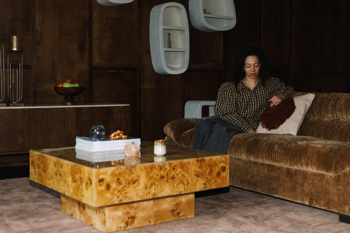 Quadratischer Couchtisch Quinn von Dutchbone in Braun mit glänzender Wurzelholzfurnier-Oberfläche