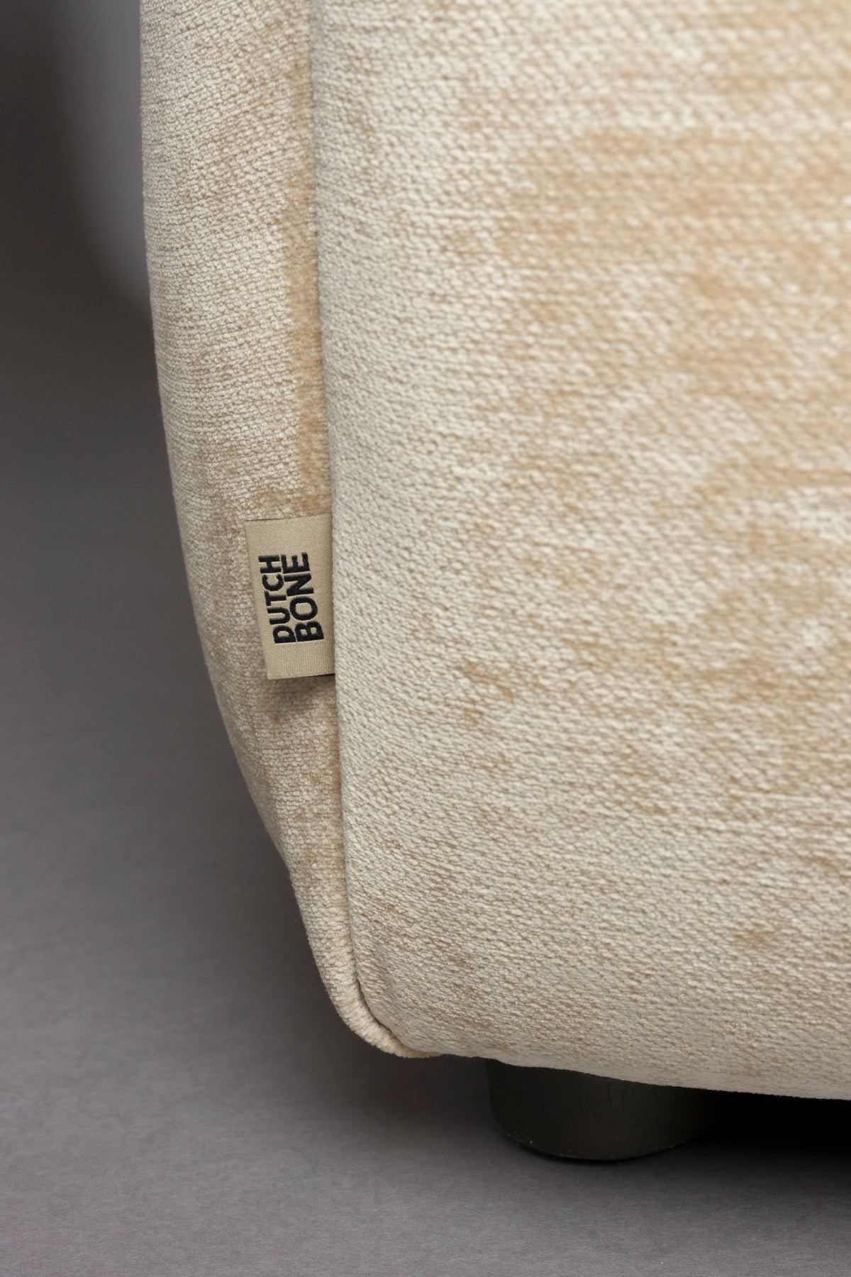 Sofa Hackman 3-Sitzer in Beige präsentiert im Onlineshop von KAQTU Design AG. 3er Sofa ist von Dutchbone