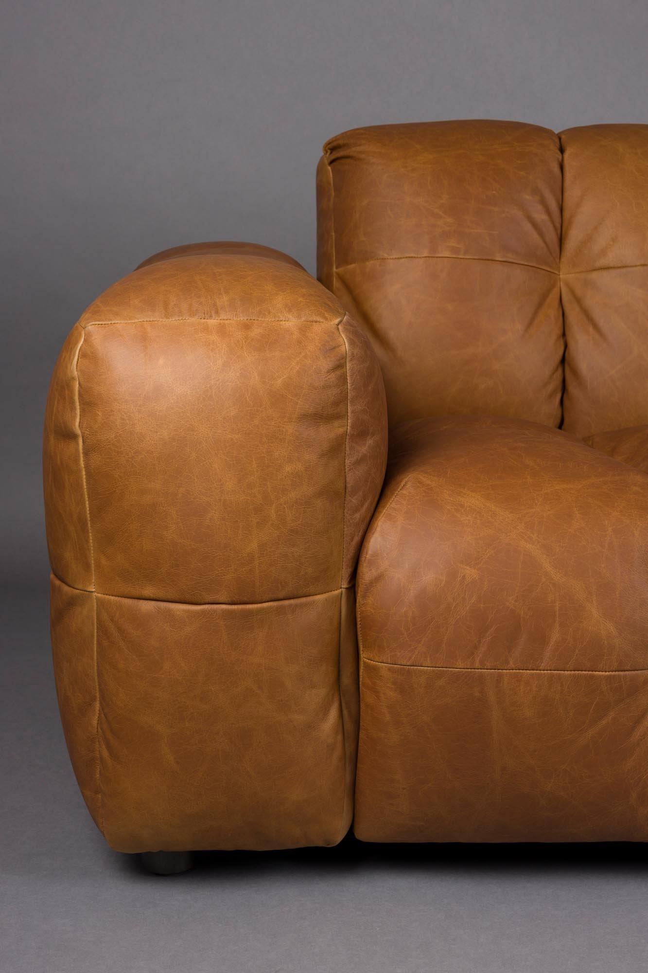 Sofa Hackman 4.5-Sitzer in Cognac präsentiert im Onlineshop von KAQTU Design AG. 4er Sofa ist von Dutchbone