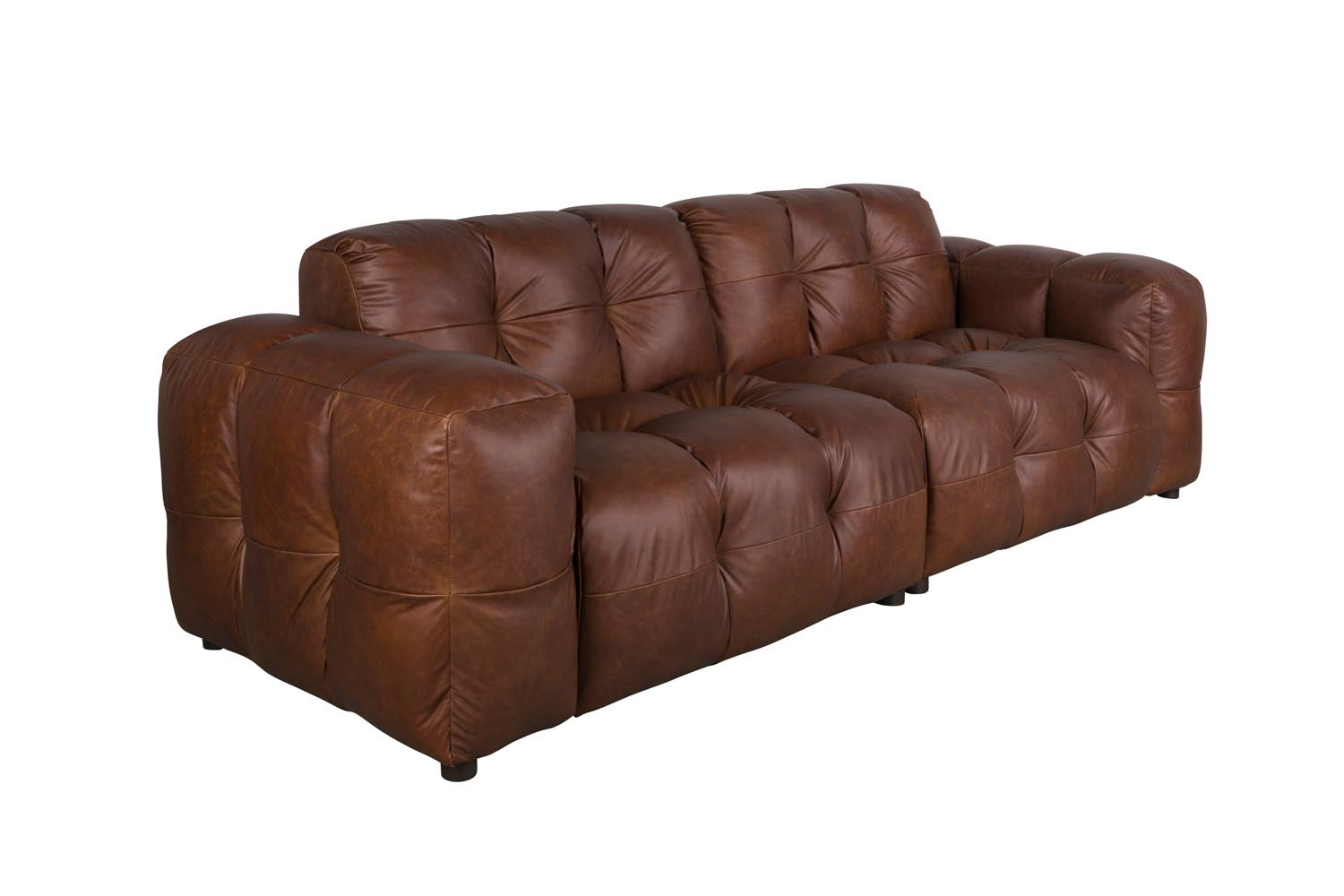 Entdecken Sie das Hackman 3-Sitzer Sofa von Dutchbone: Luxuriöser Velours, retro-inspiriert, modular und perfekt für jeden Wohnstil.
