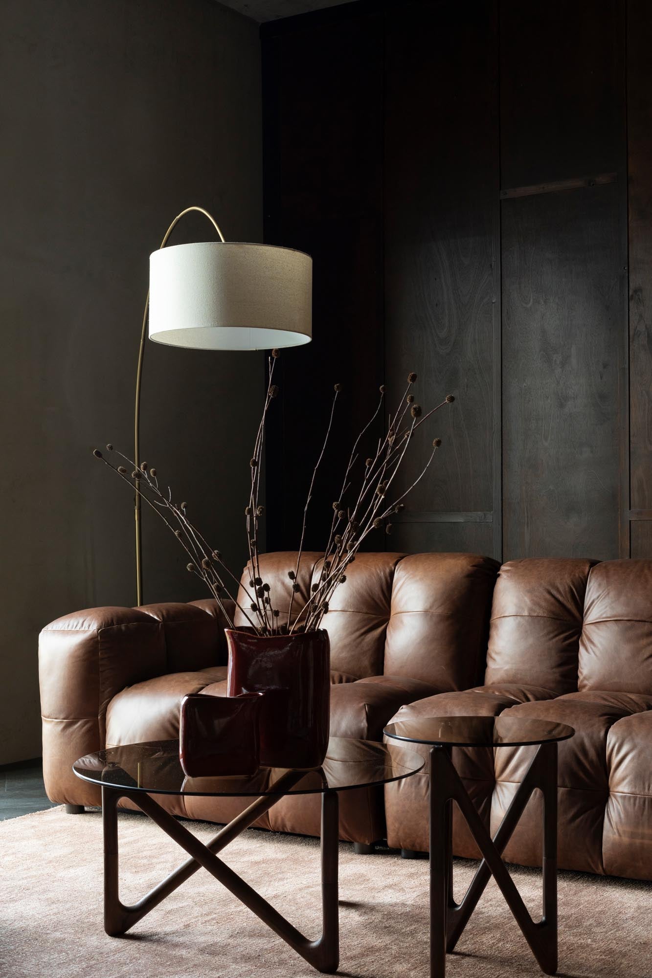 Sofa Hackman 4.5-Sitzer in Schokolade präsentiert im Onlineshop von KAQTU Design AG. 4er Sofa ist von Dutchbone